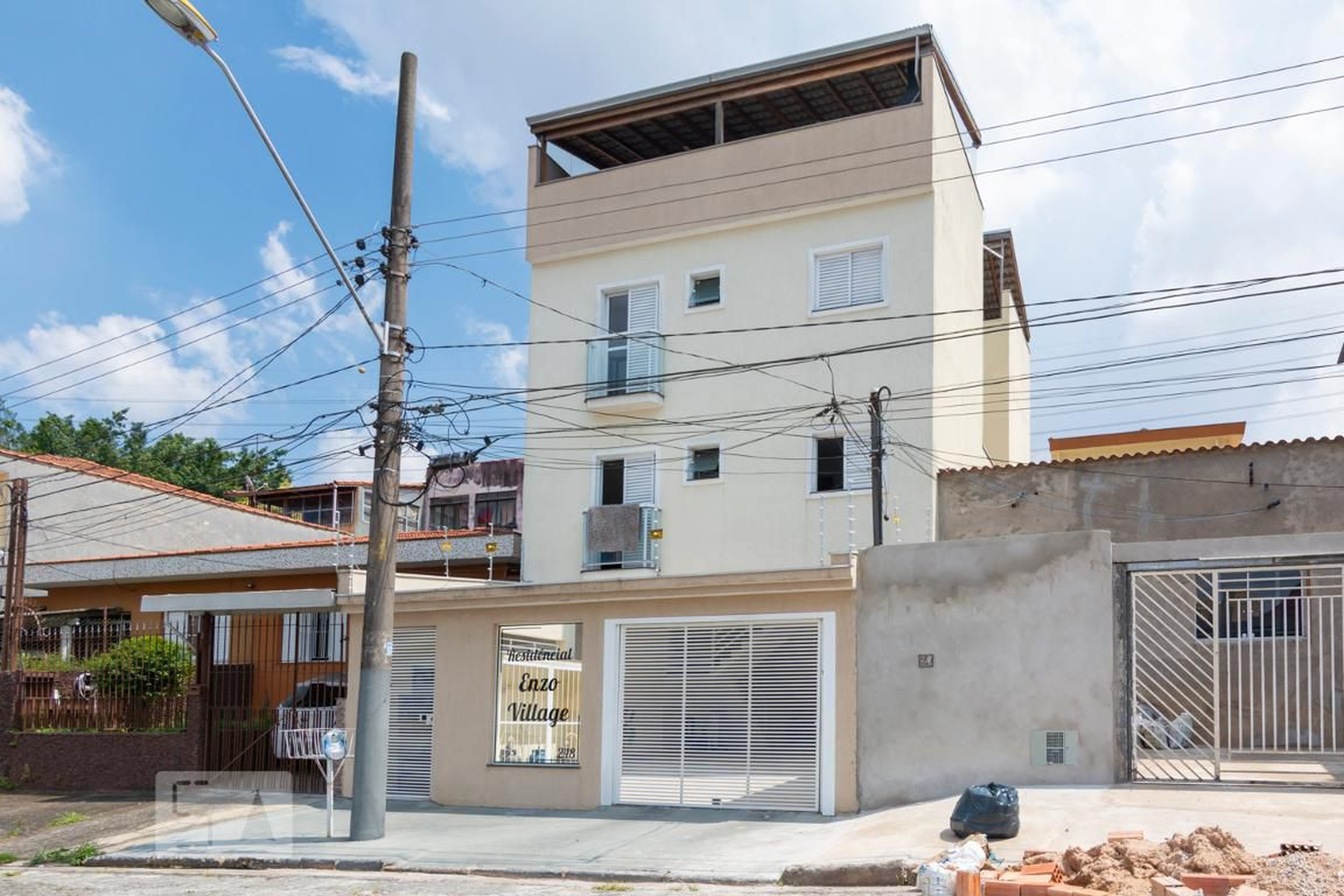 Fachada Condomínio em Rua Raimundo de Oliveira, 248