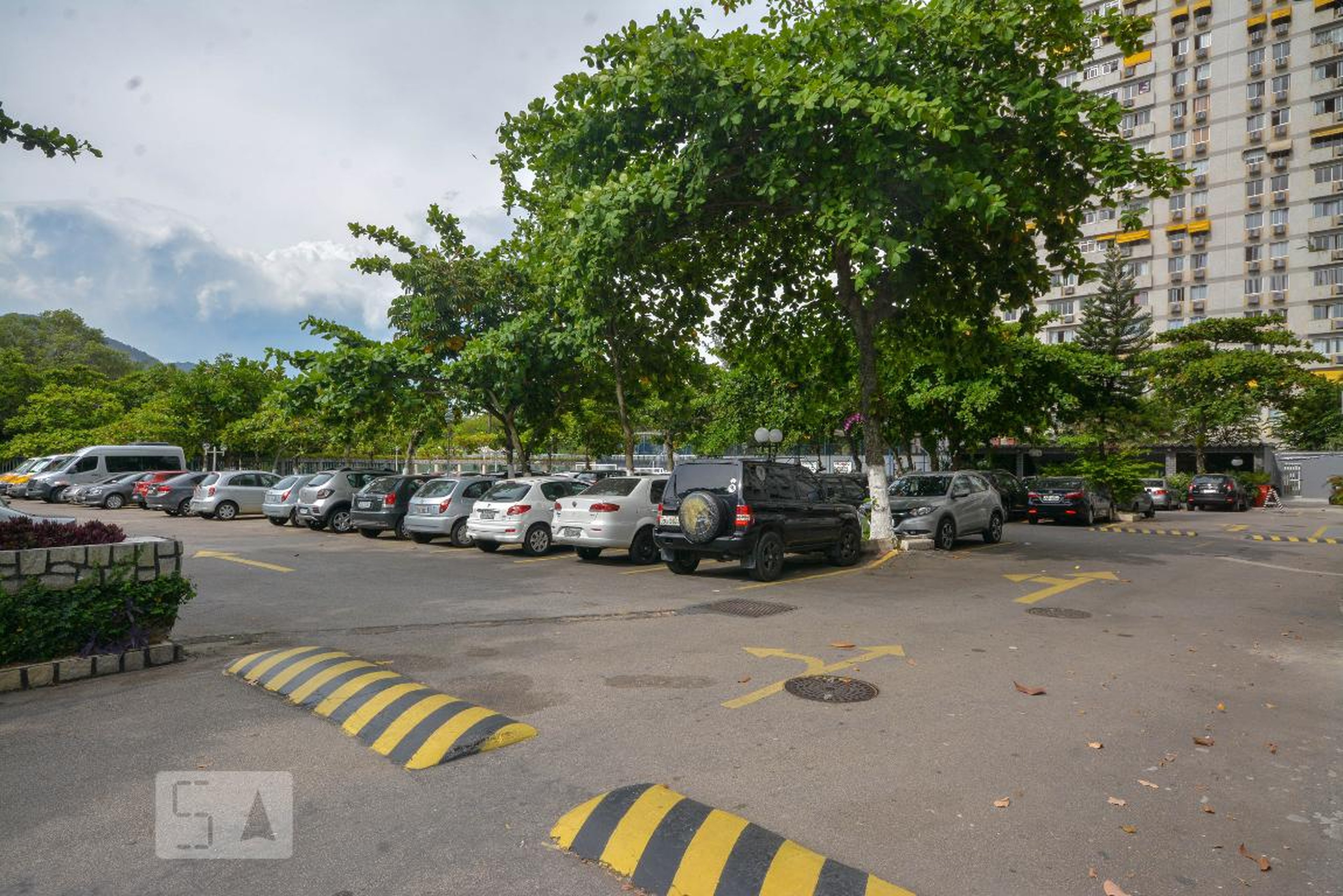 Estacionamento - Edifício Marambaia