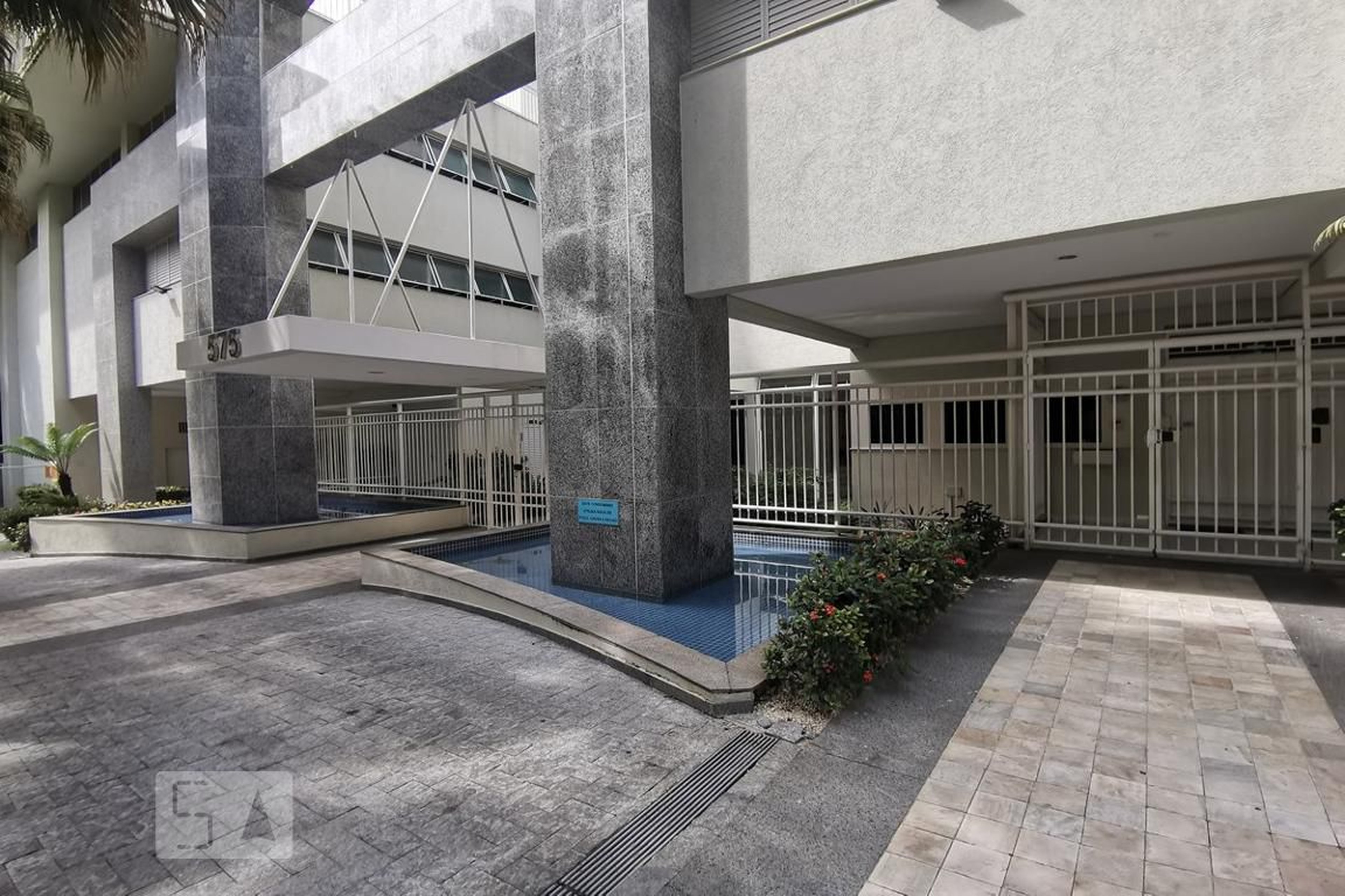 Fachada do Condomínio Condomínio Porte Royale