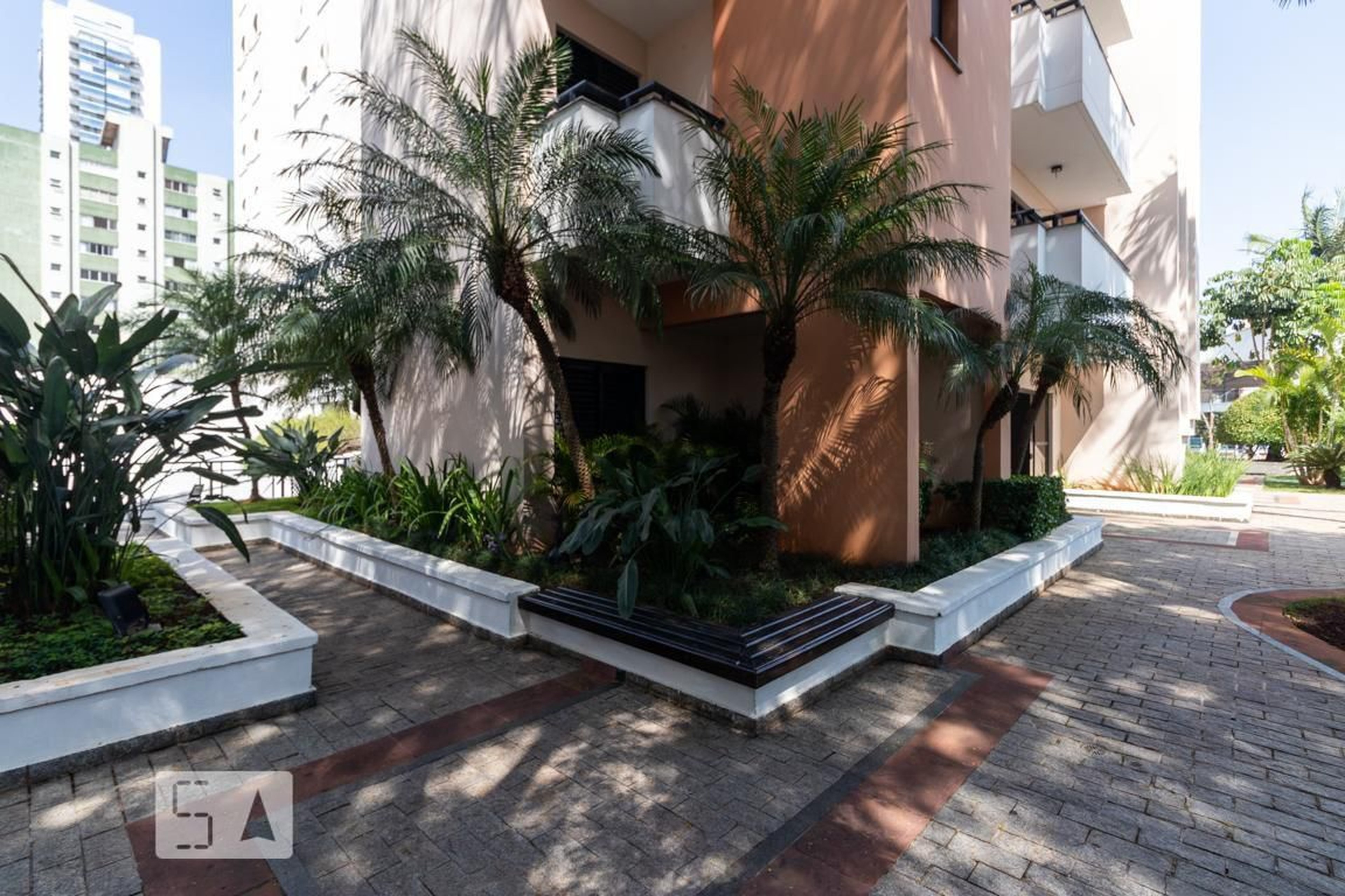 Area Comum - Monte Carlo