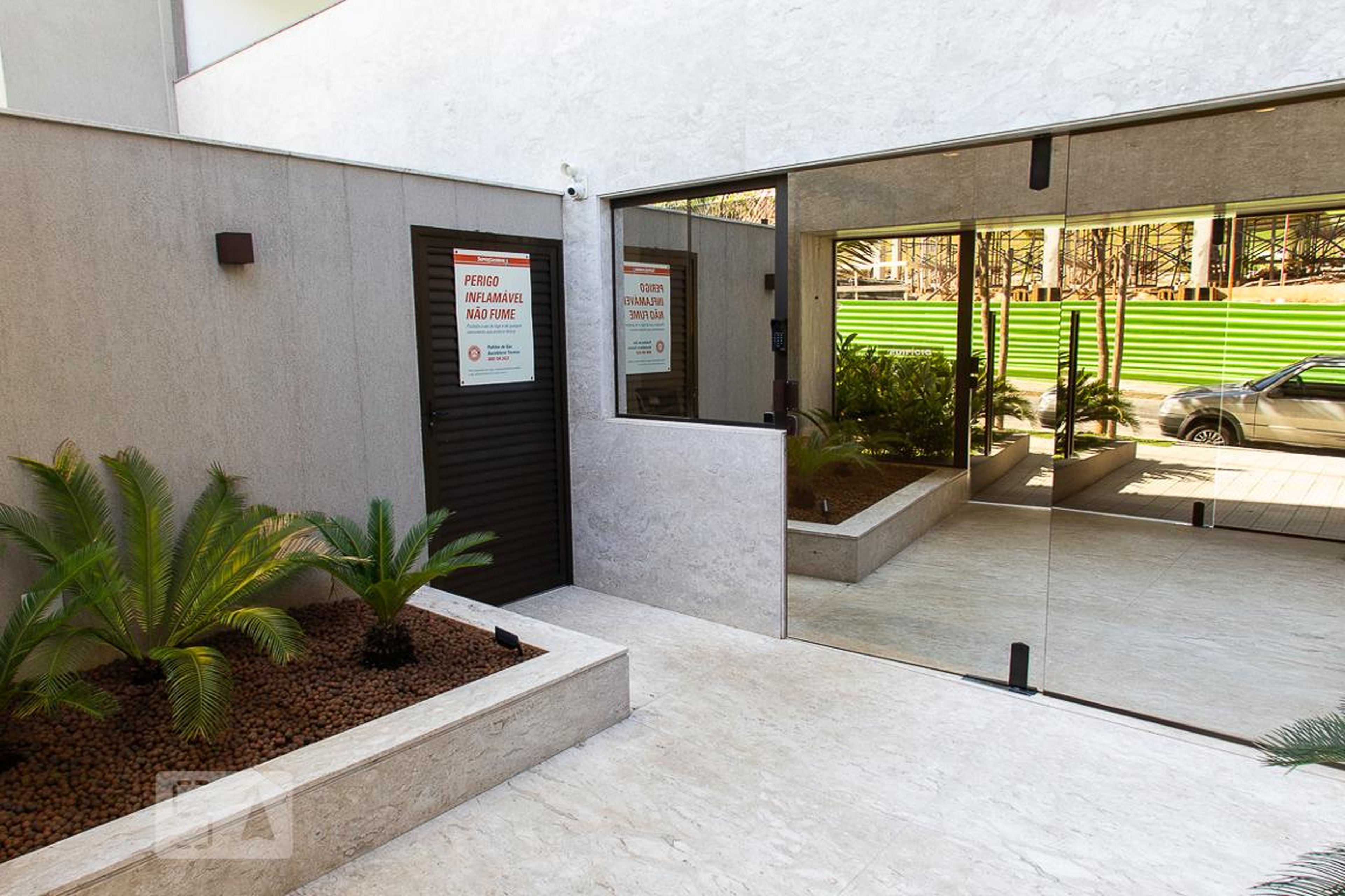 Entrada do Prédio - Edifício Tiradentes