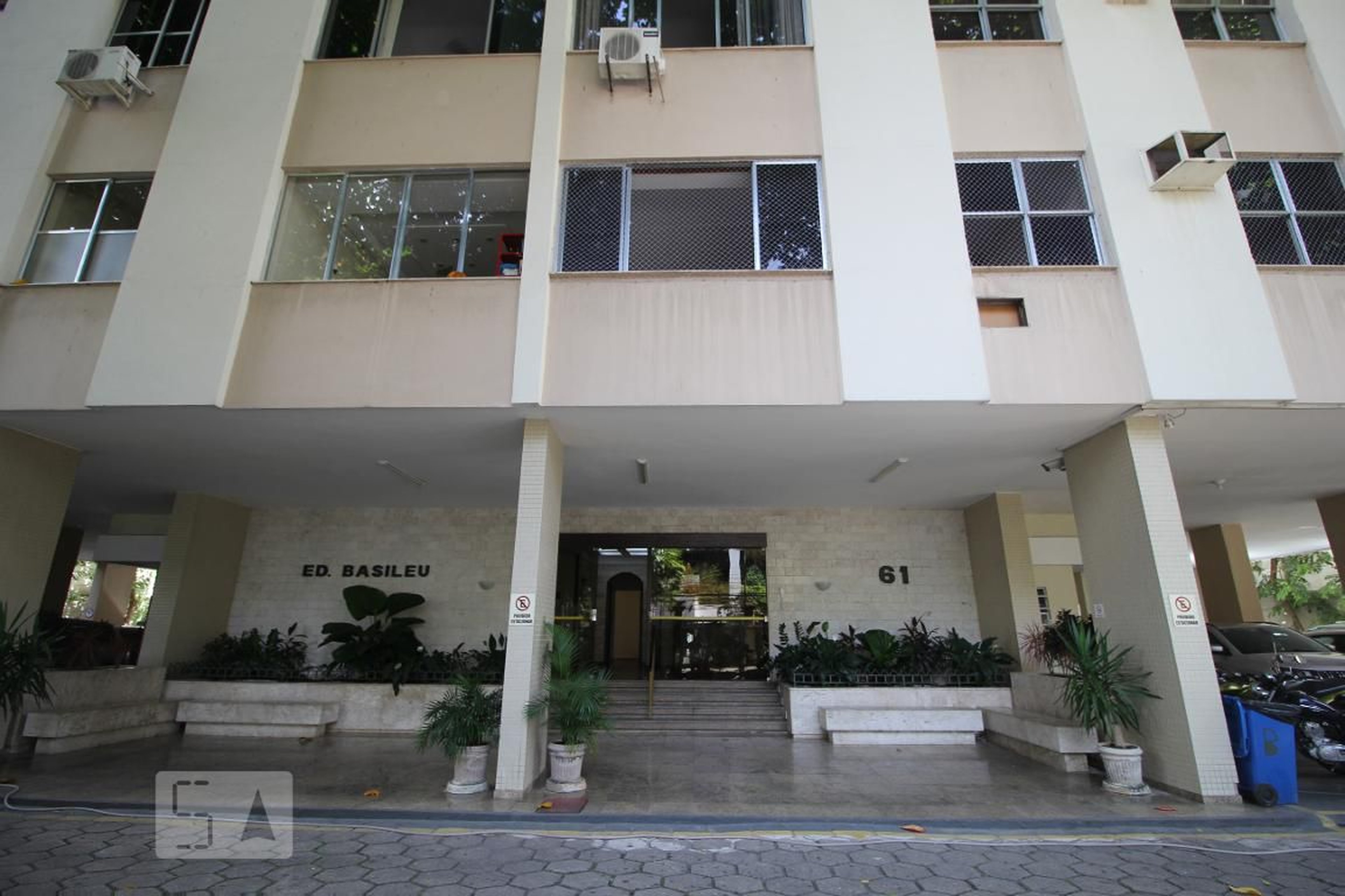 Entrada do Prédio - Edificio Basileu