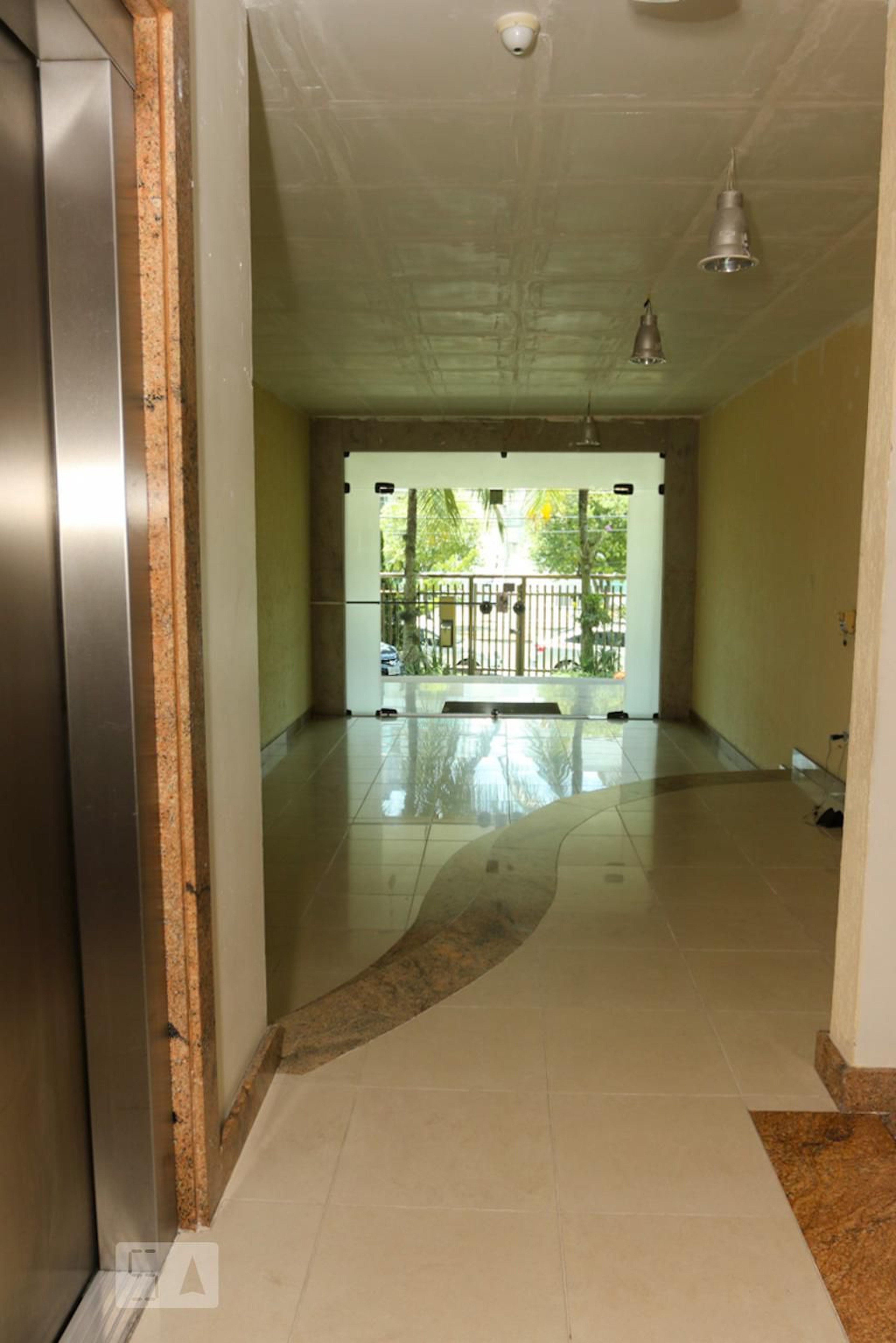 Hall - Cote DU San Bartholomy