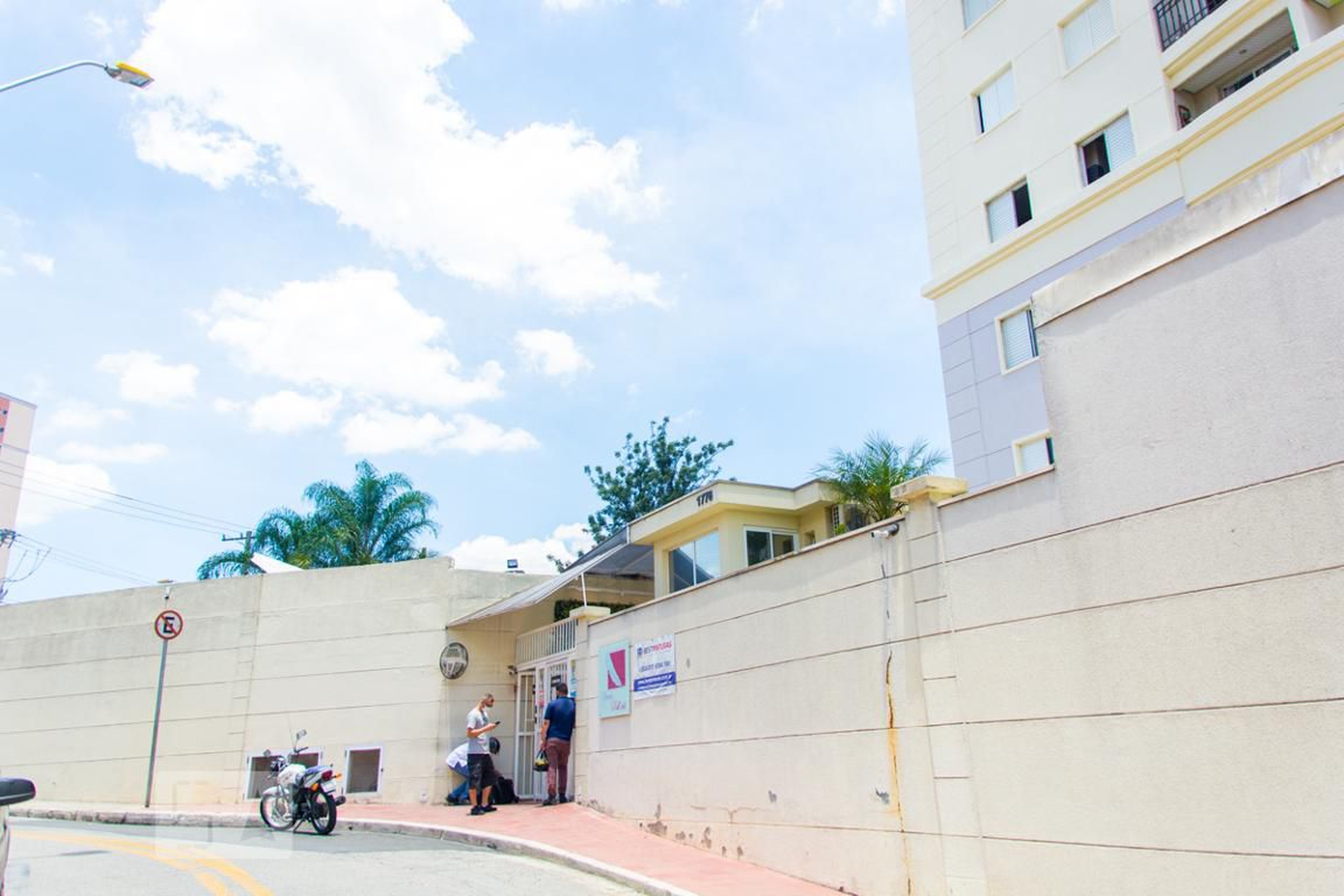 Fachada Condomínio em Rua Lupércio de Miranda, 1733