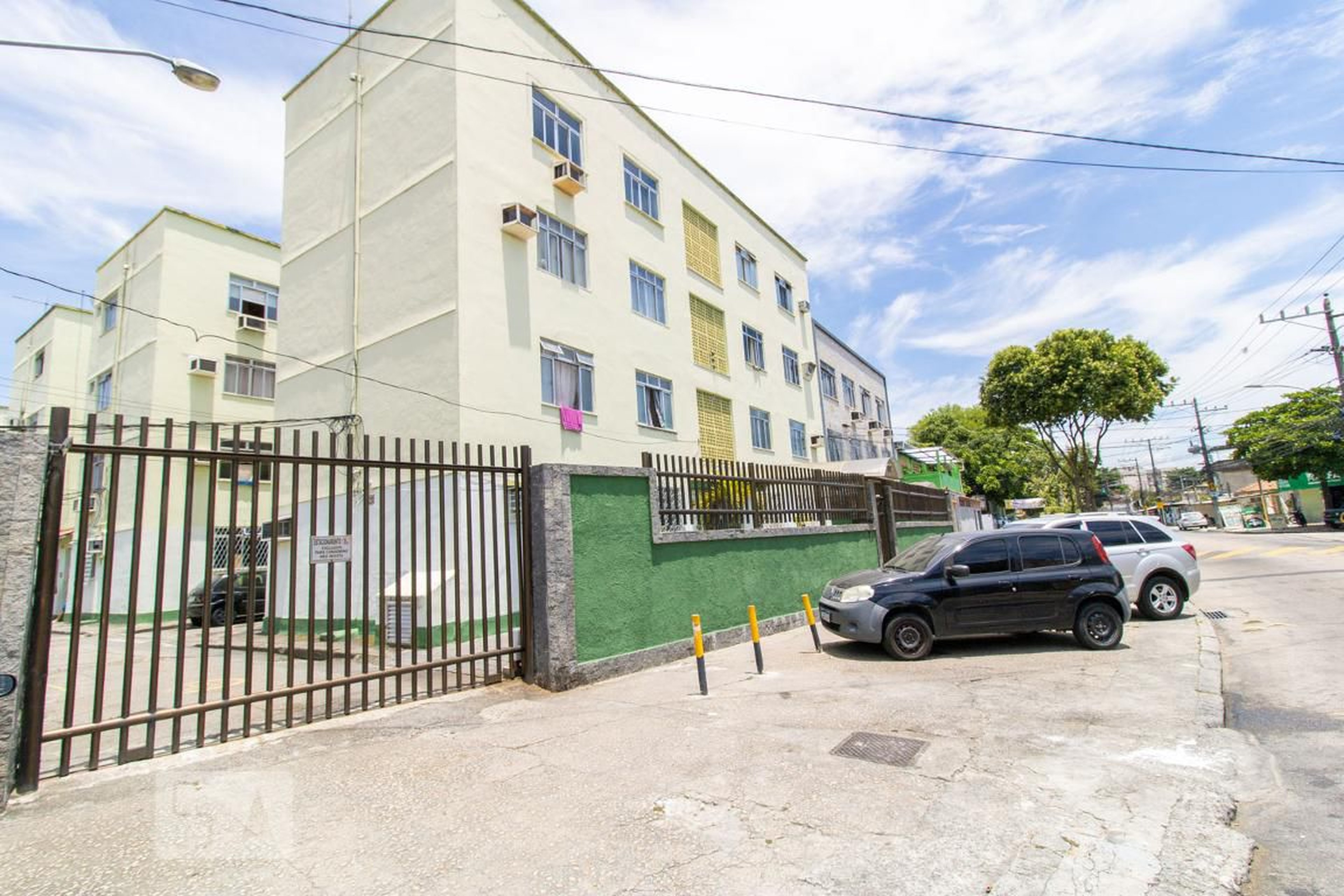 Fachada Condomínio Habitacional de Irajá