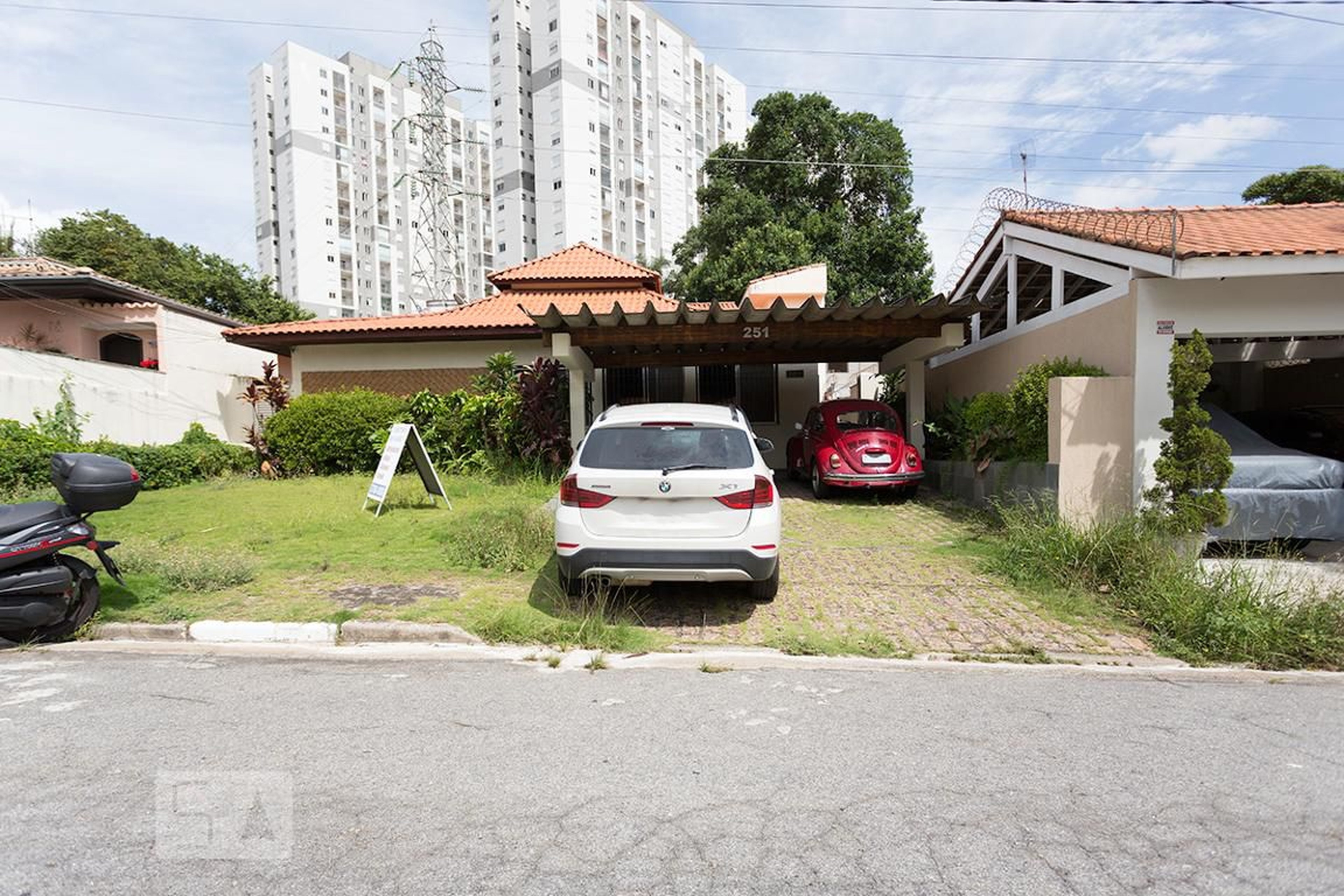 Fachada Condomínio em Rua Setenta, 251