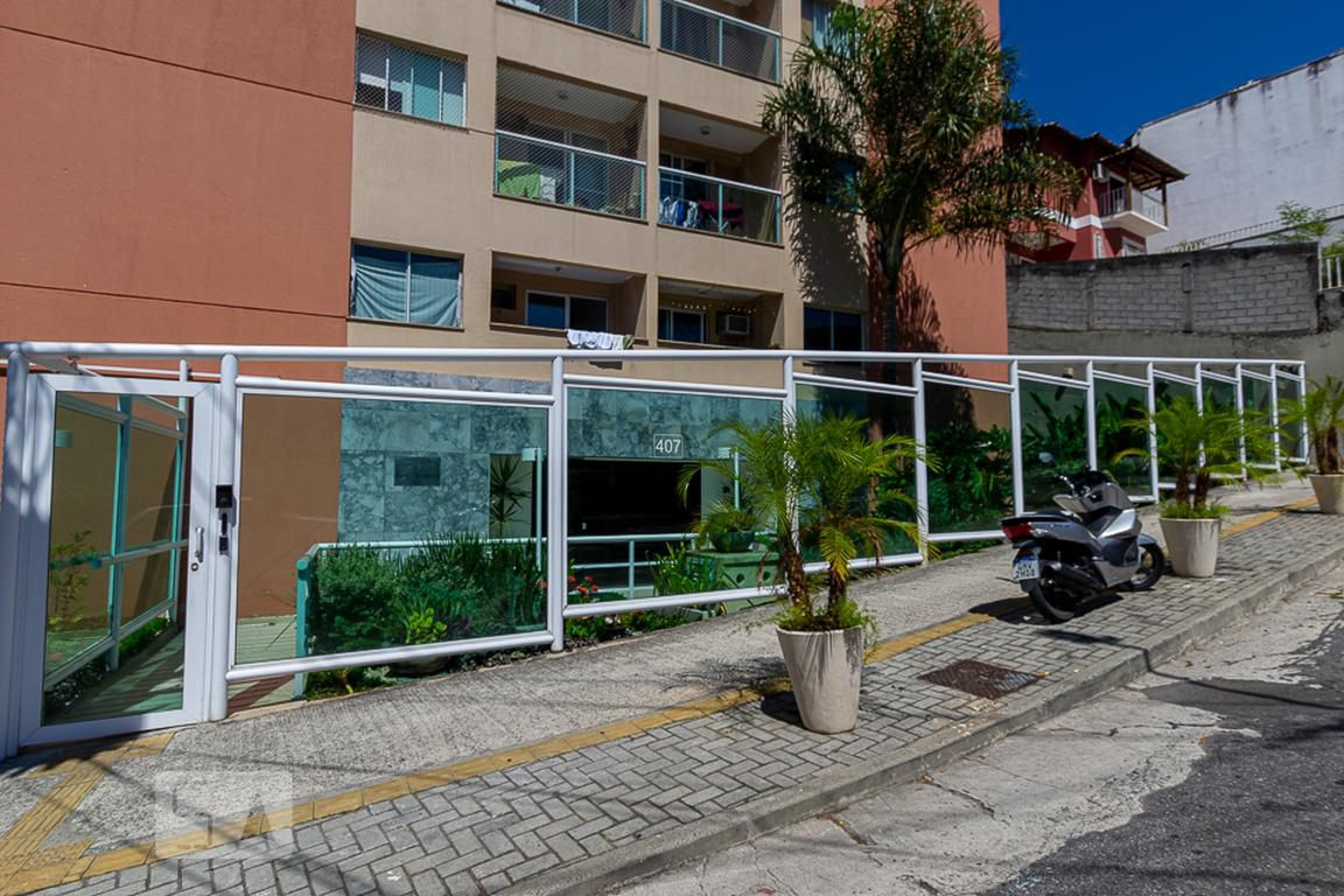 Entrada do Prédio - Edifício Pratique Residentiel