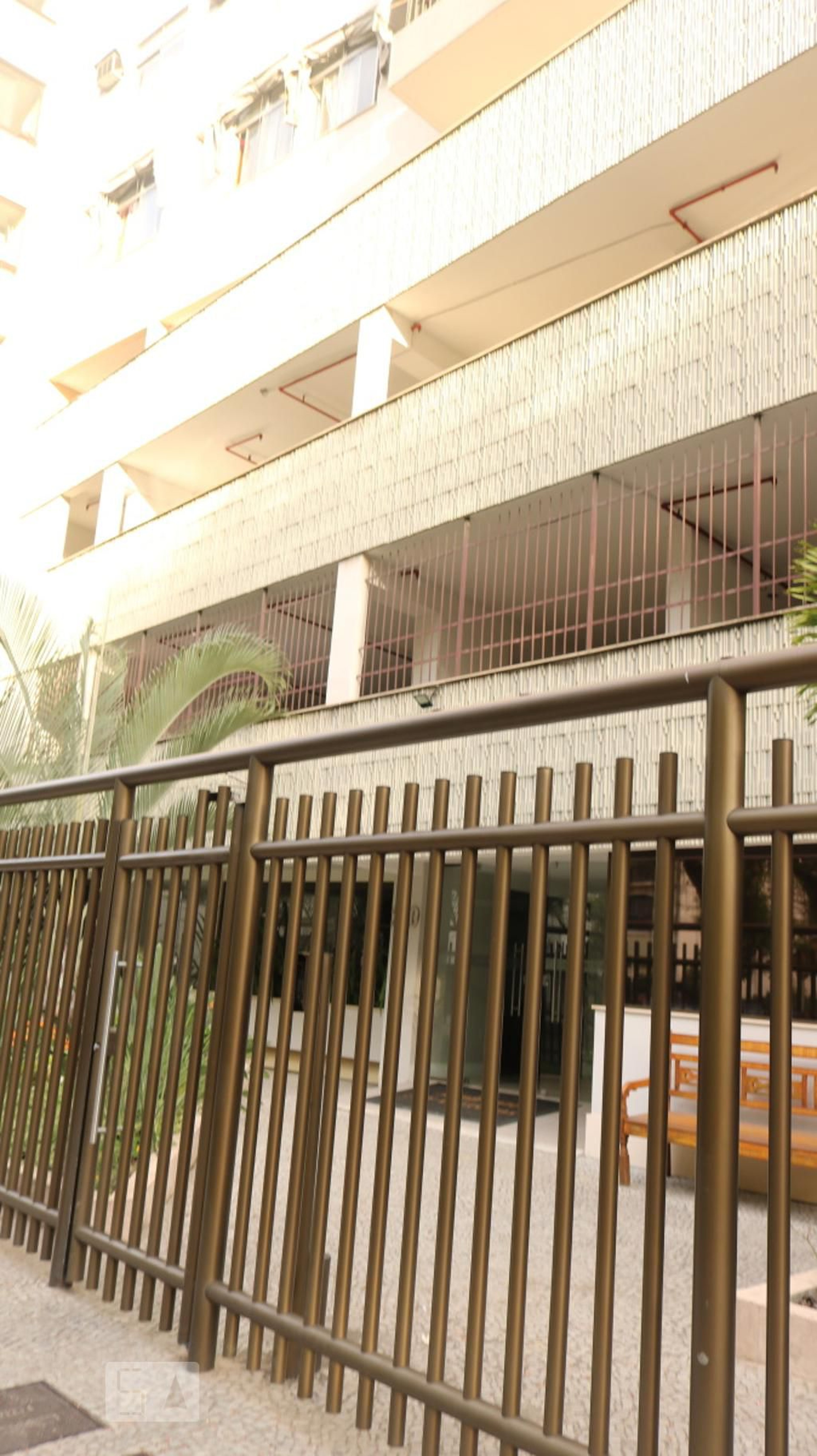 Fachada do Condomínio Condomínio Ed. Almirante Ary Parreiras