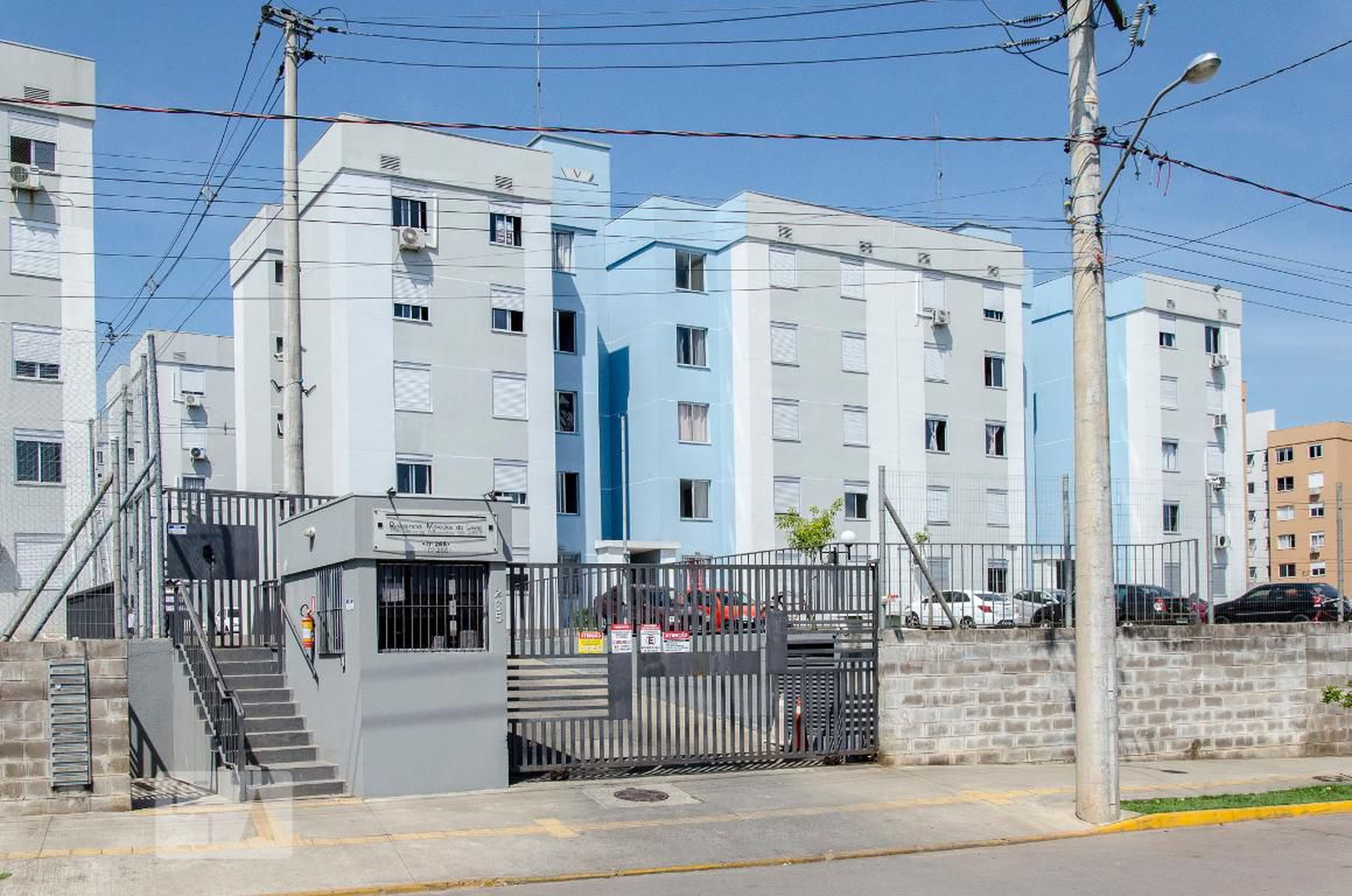 Fachada Condomínio em Rua Braulino Pansera, 256