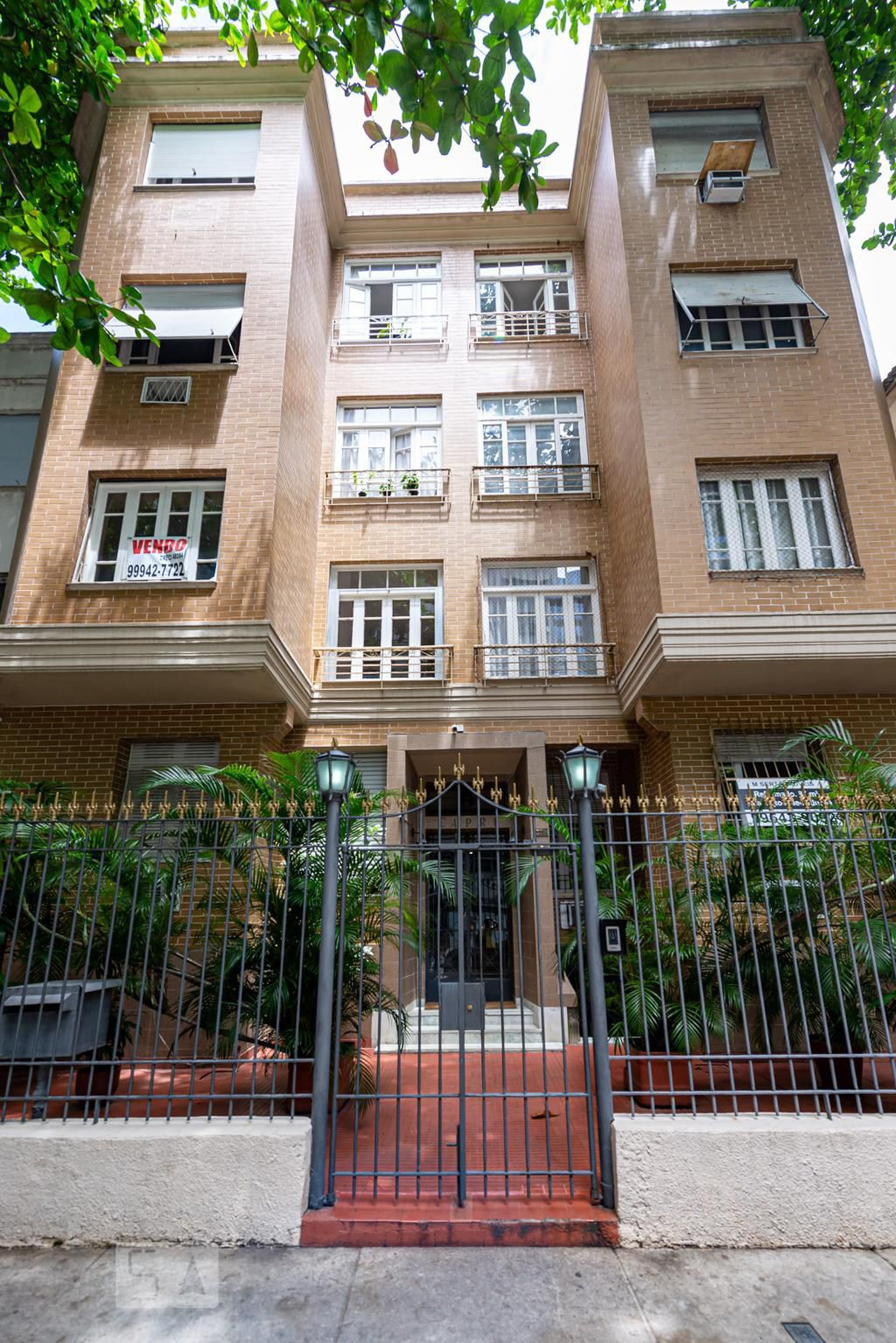 Fachada Condomínio em Rua Almirante Guilhem, 379