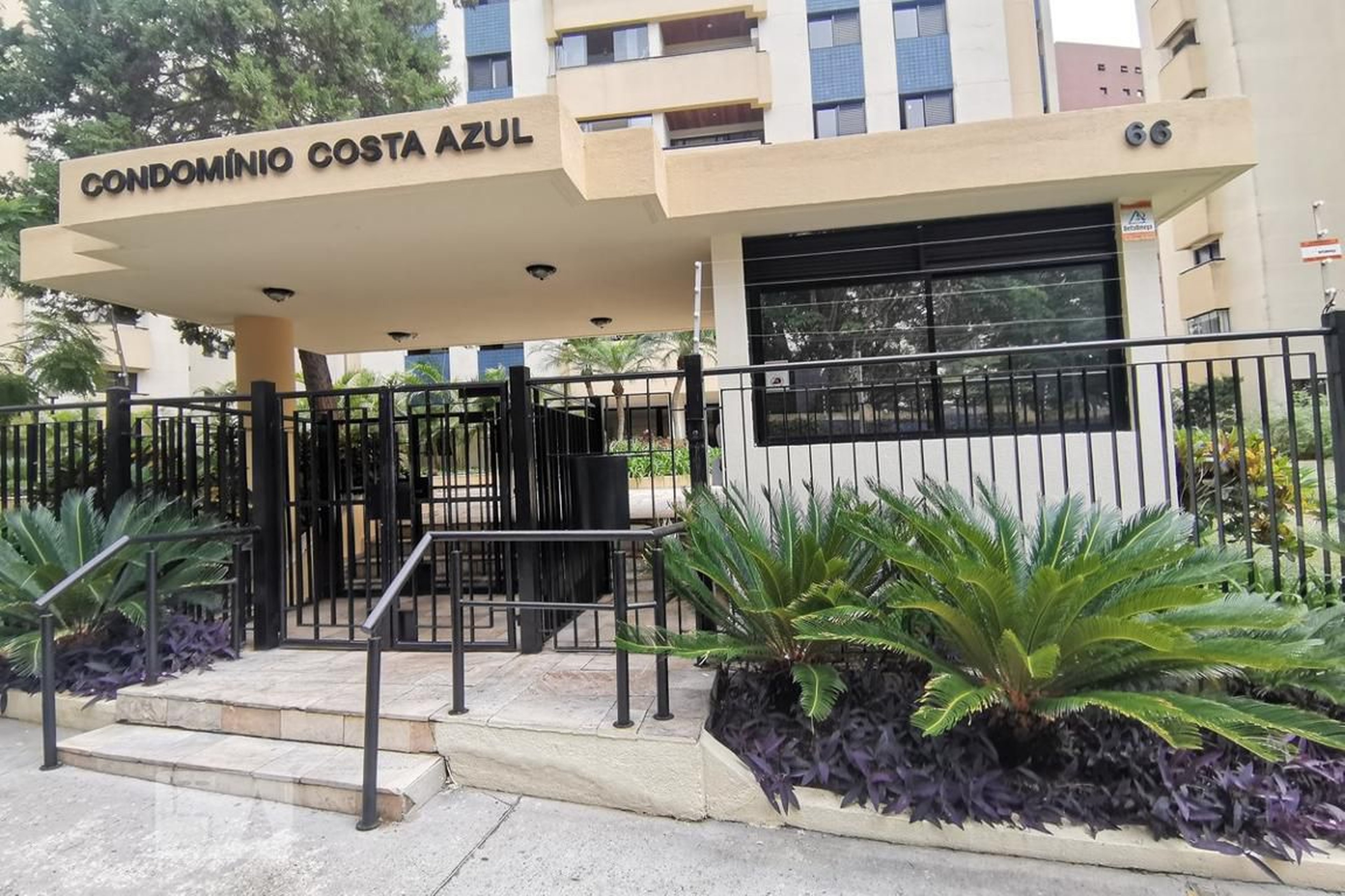 Fachada do Condomínio Condomínio Costa Azul