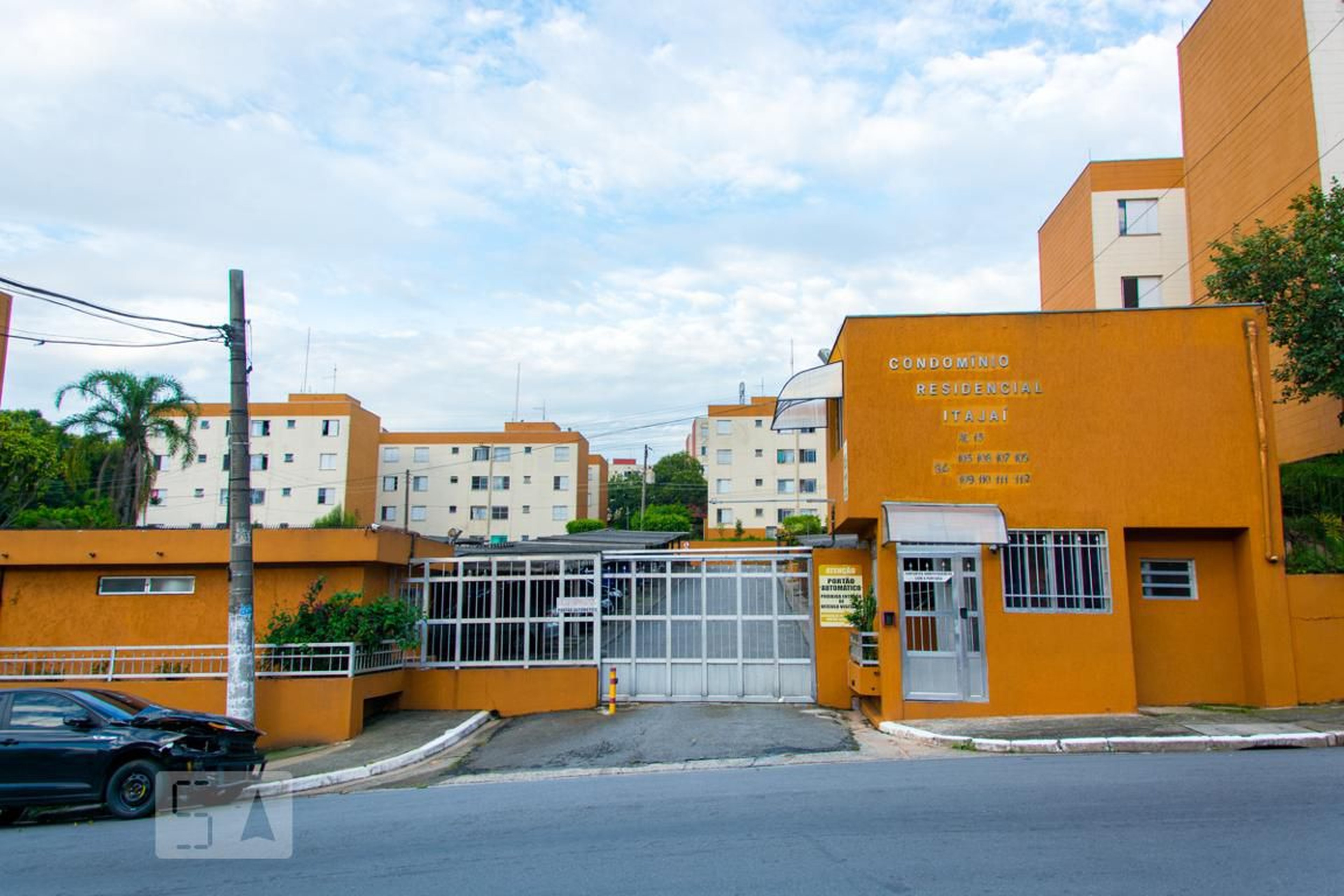 Fachada Condomínio em Rua Antônio Seixas Leite Ribeiro, 106