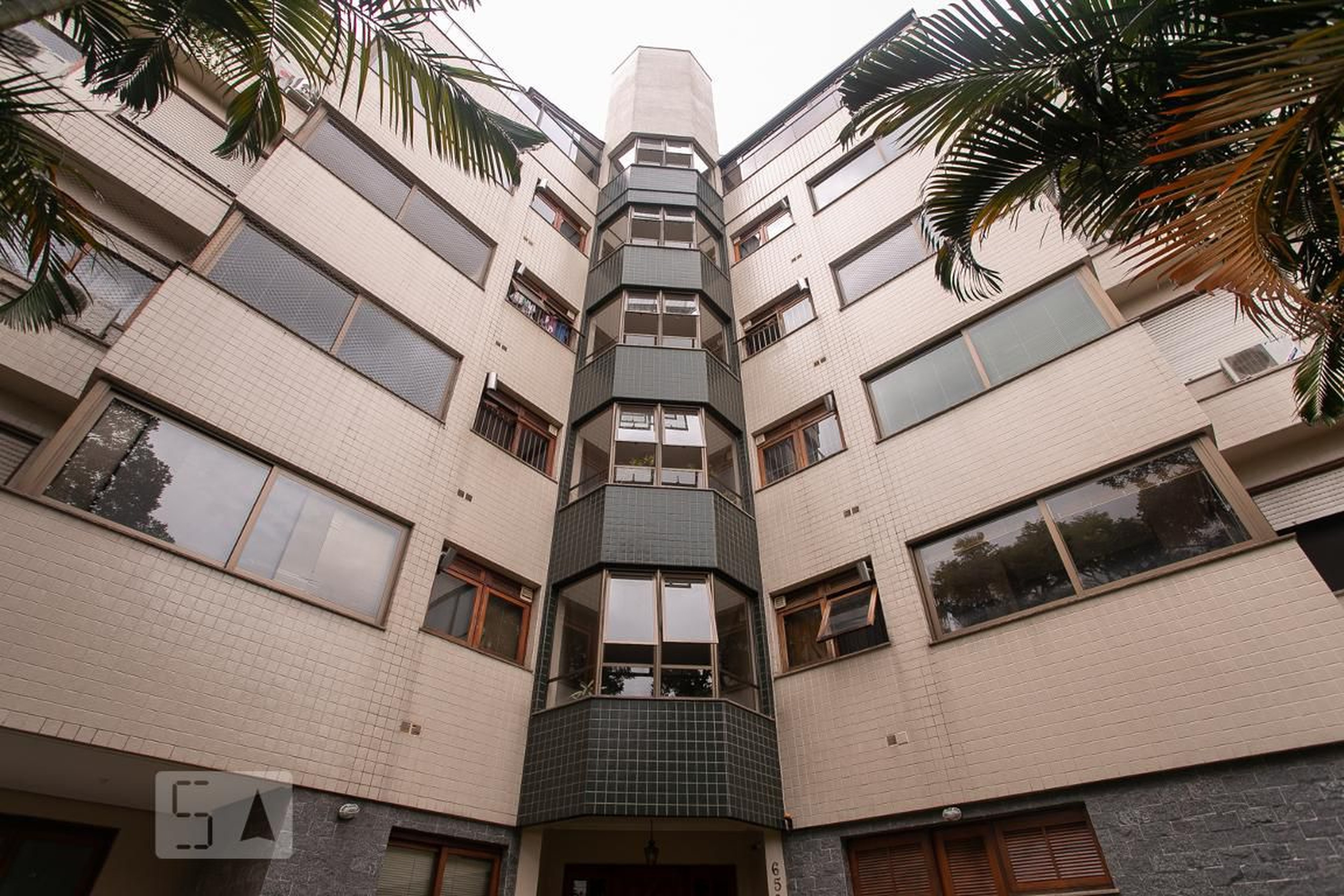 Fachada Condomínio em Rua Inhanduí, 650