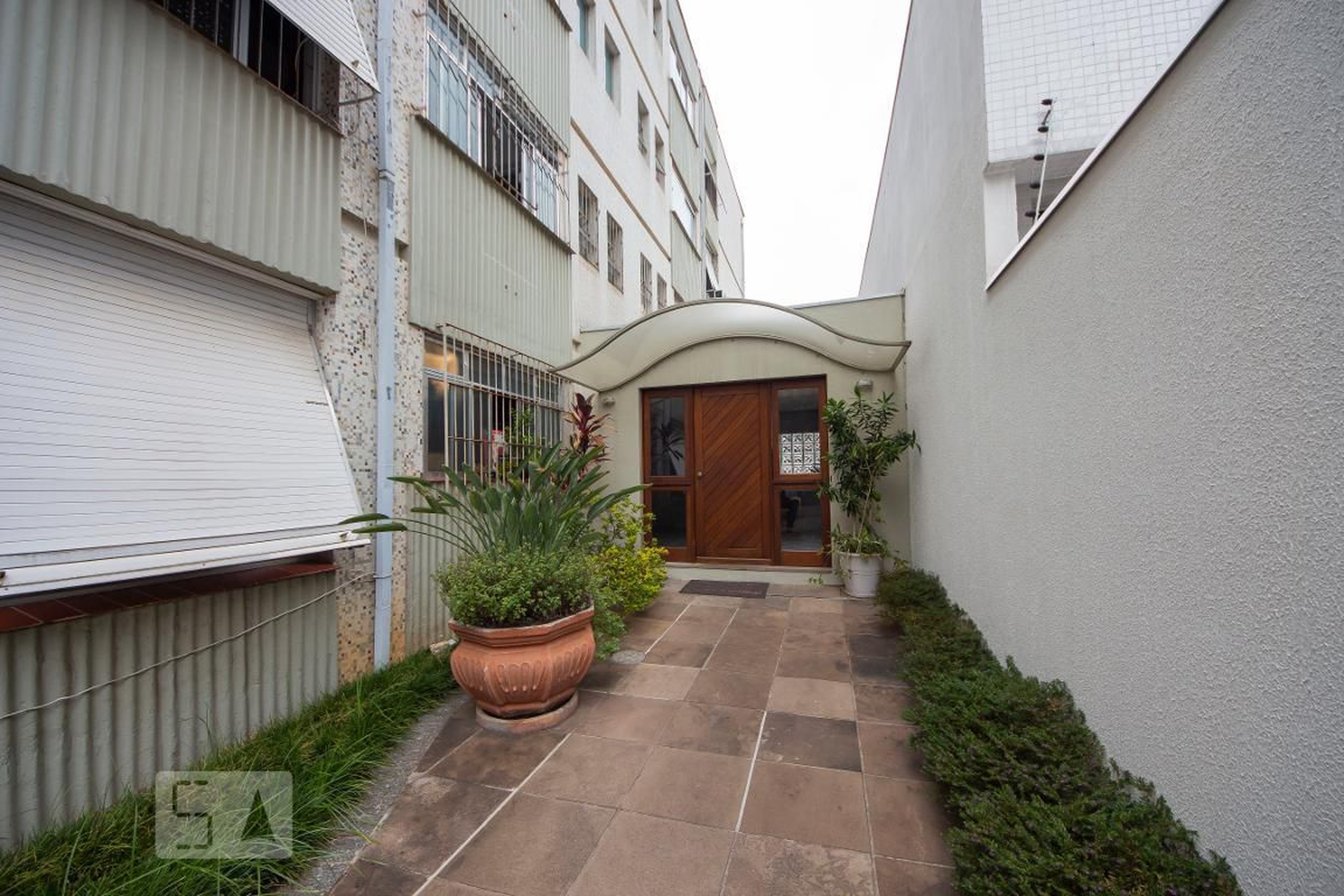 Fachada do Condomínio Edifício Monte Real