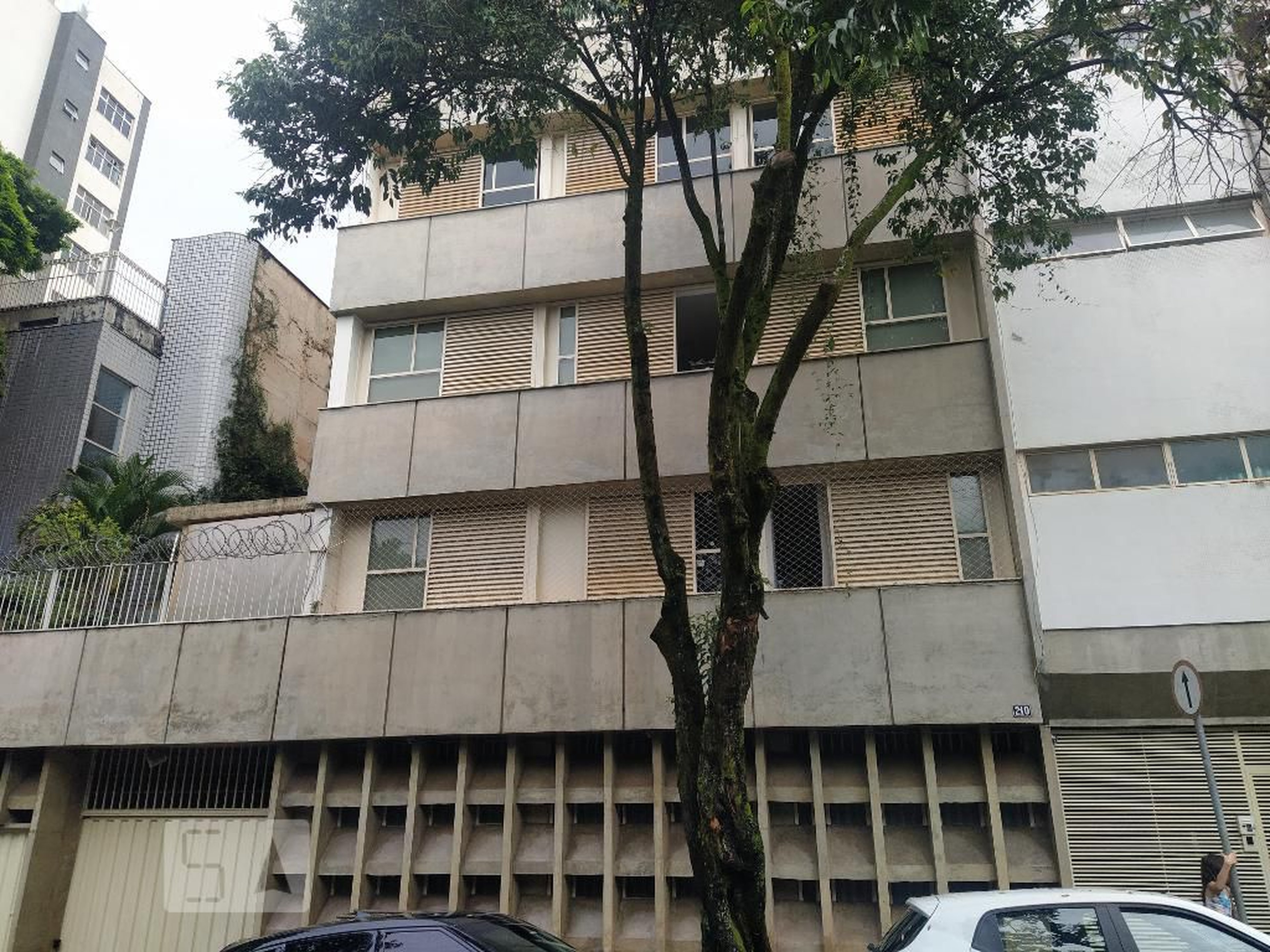 Fachada Condomínio em Rua Carolina Figueiredo, 17