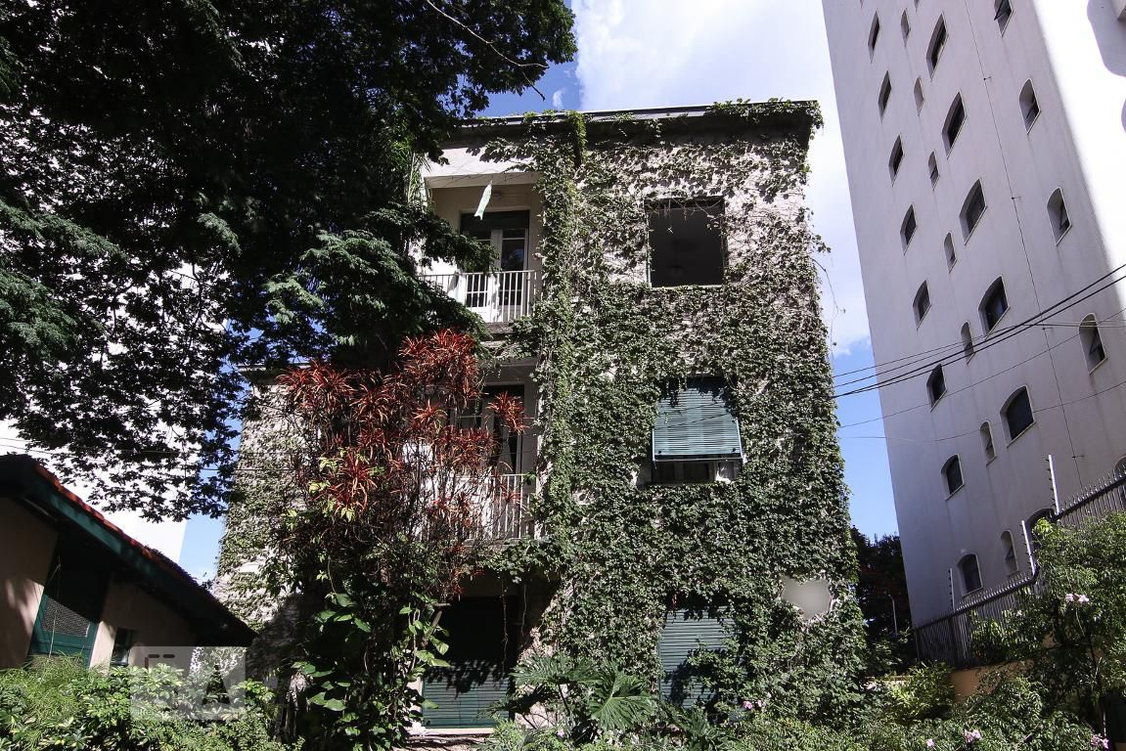 Fachada Condomínio em Rua Bocaina, 140