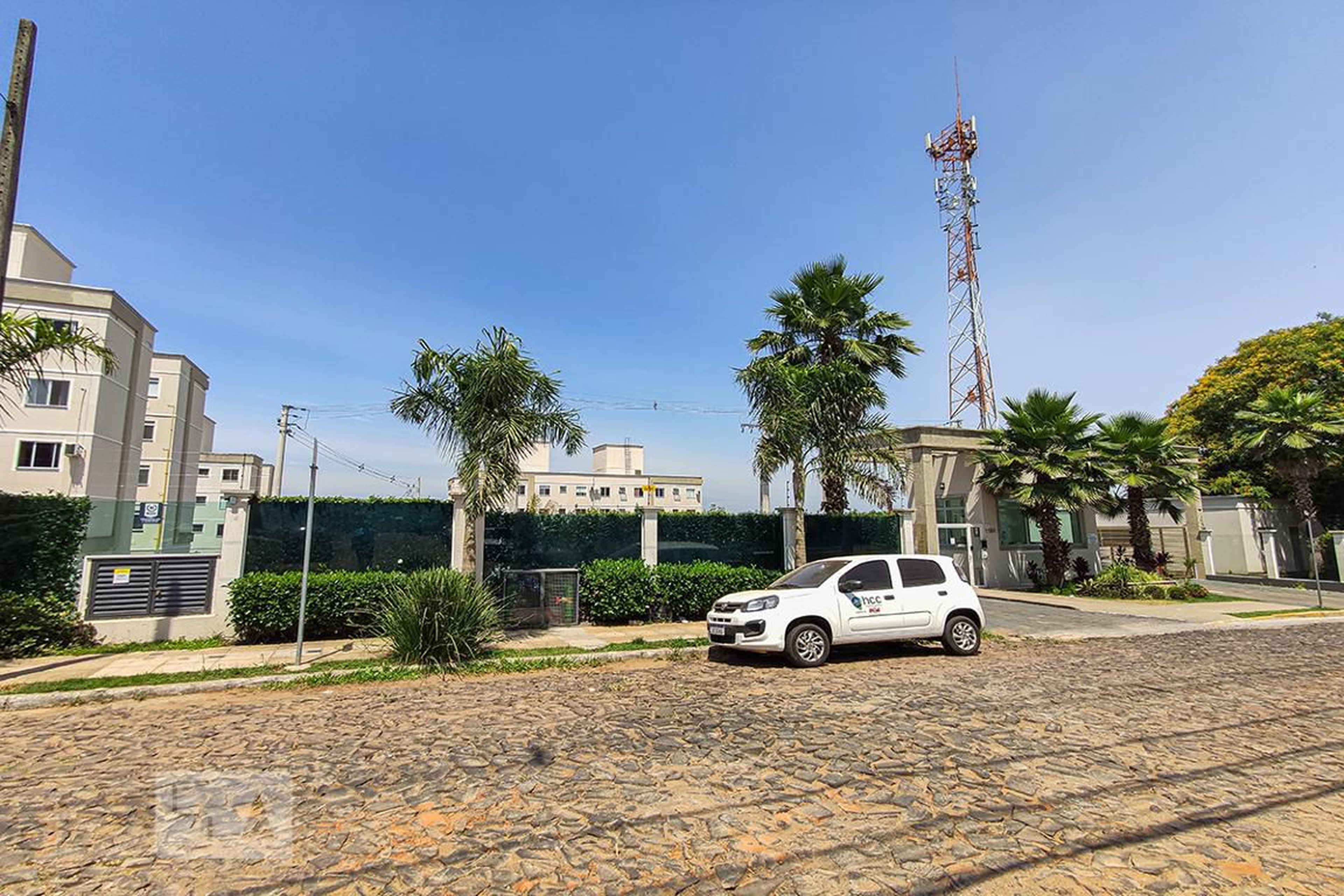 Fachada do Condomínio Condomínio em Rua Coronel Bordini, 1550
