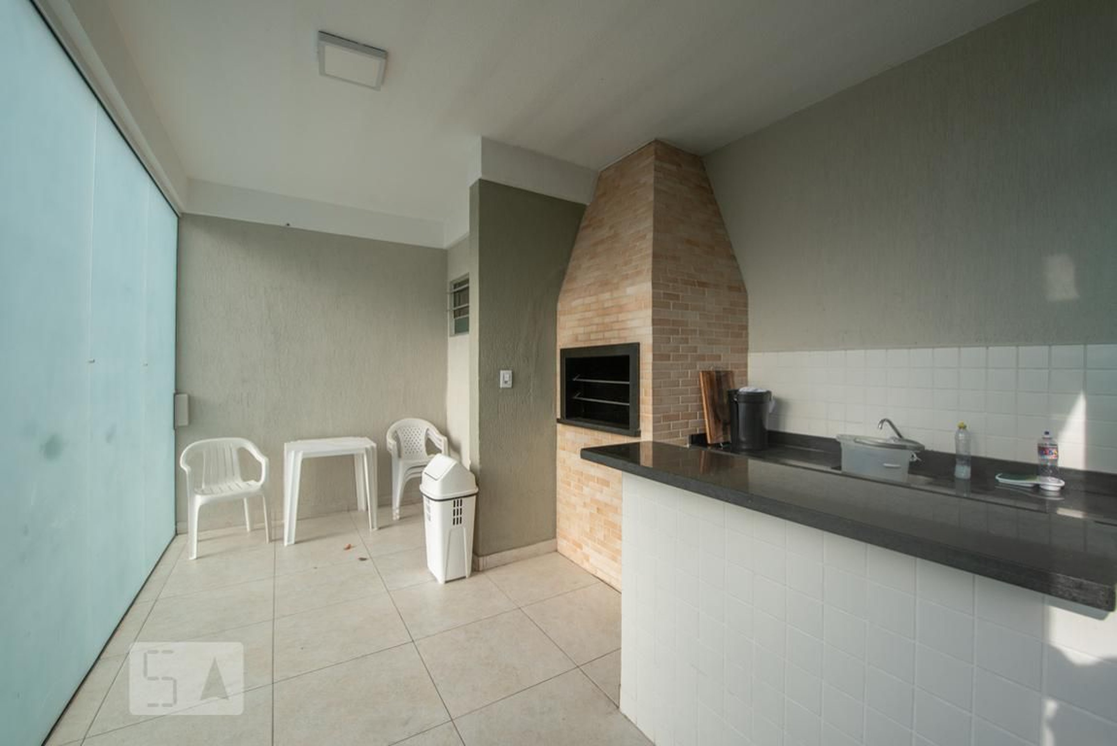 Churrasqueira - Residencial Flores do Campo