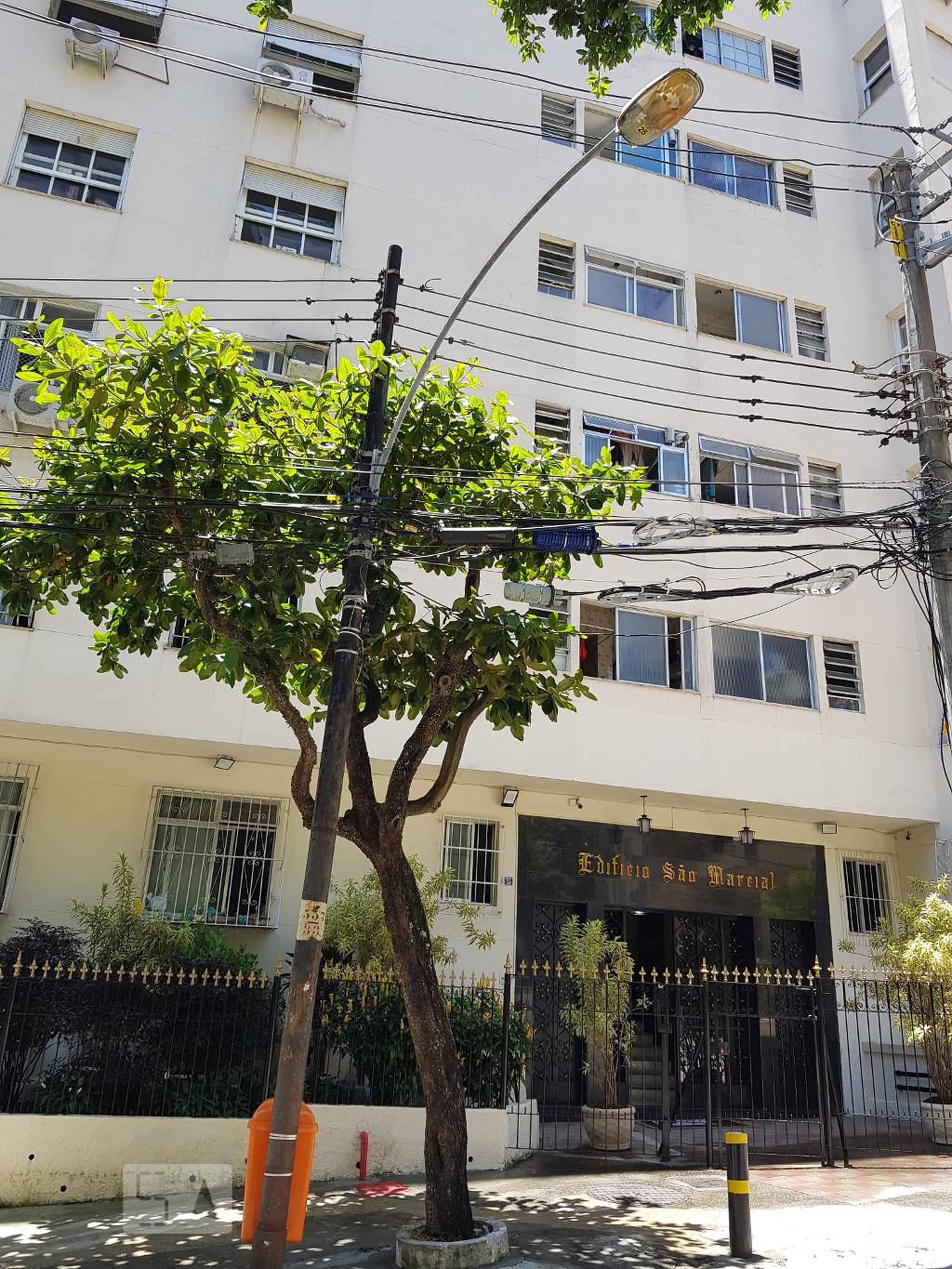 Fachada Condomínio em Rua Cândido Mendes, 335