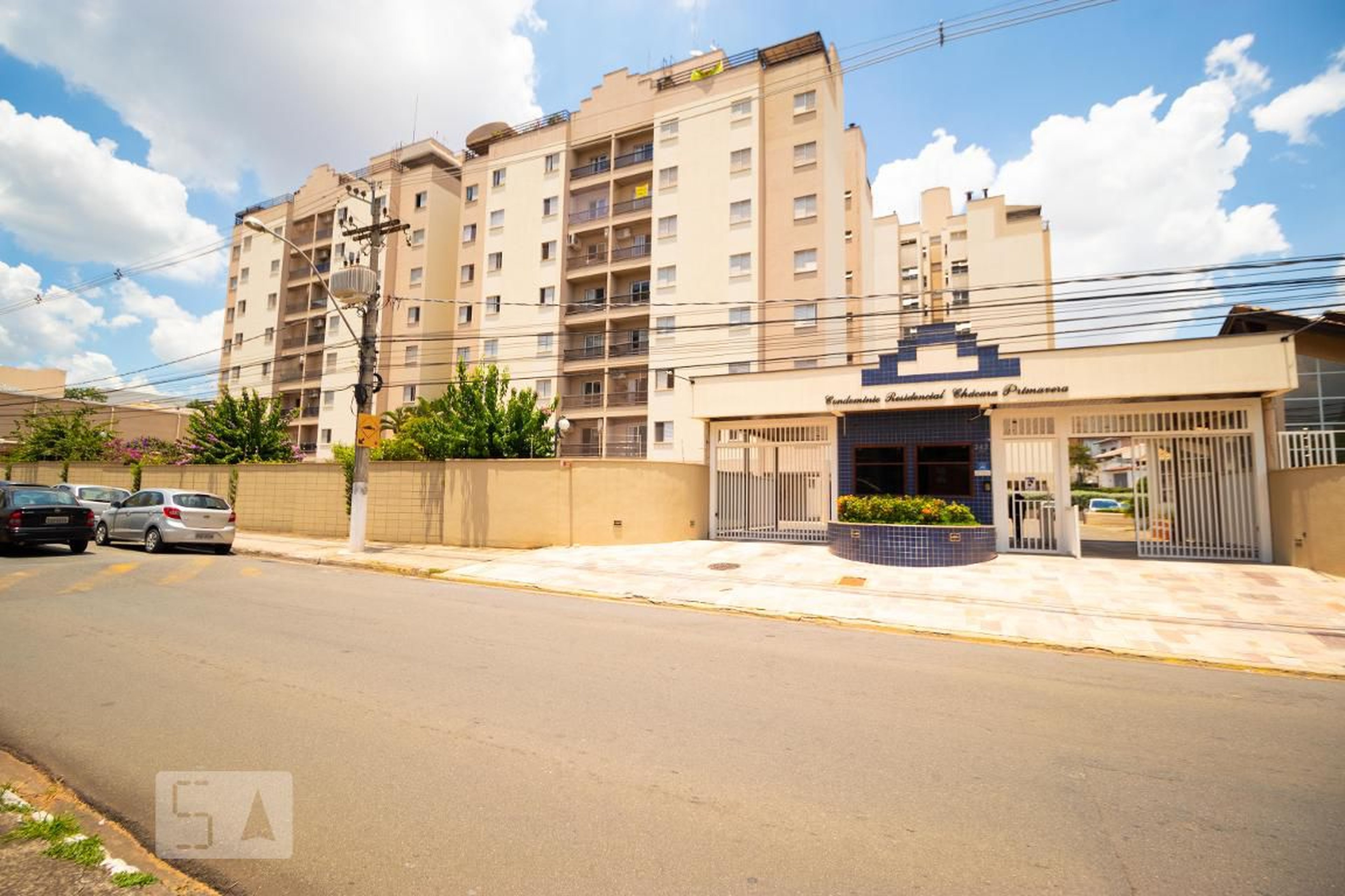 Fachada Condomínio em Rua Jasmim, 241