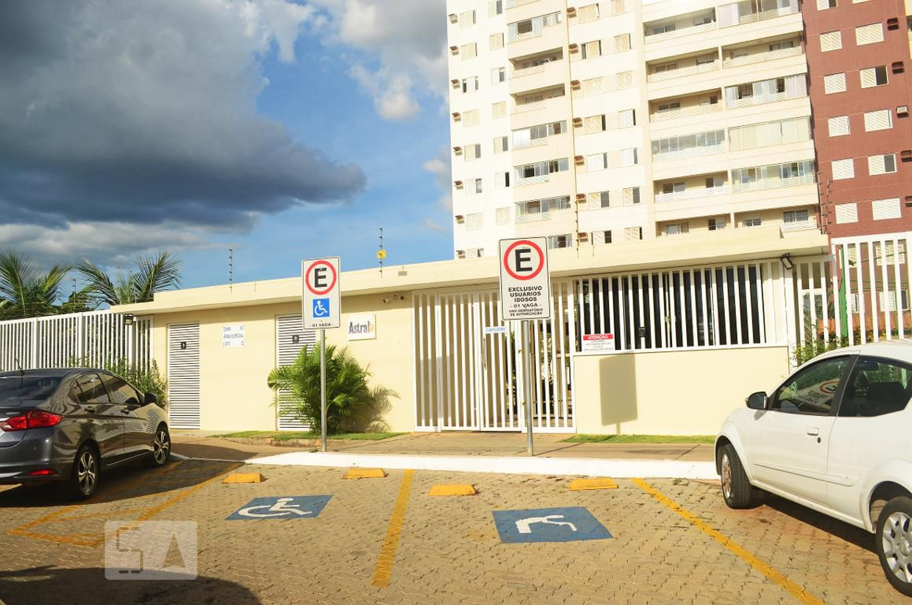 Fachada Residencial Astral