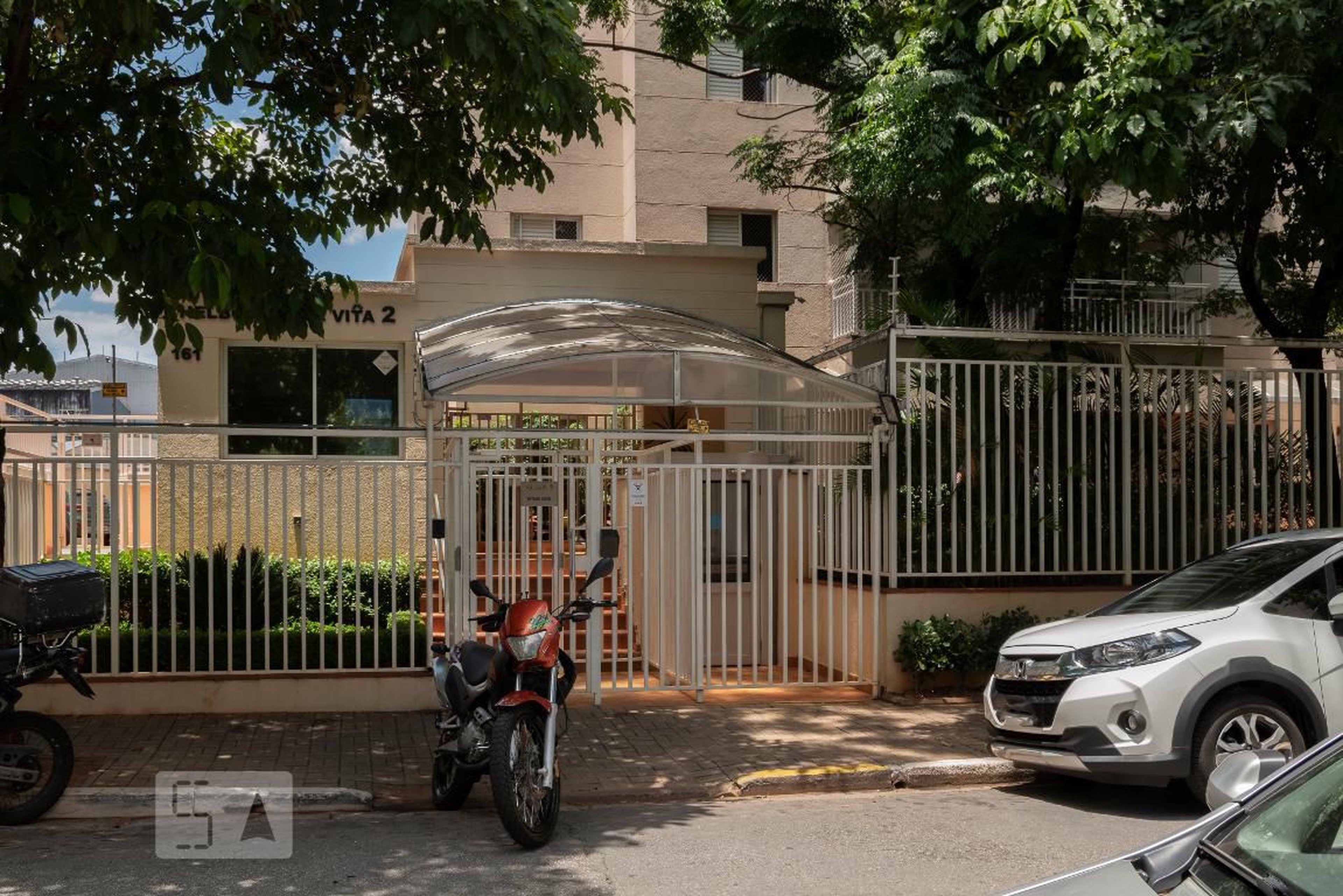 Fachada Condomínio em Rua Jacofer, 123