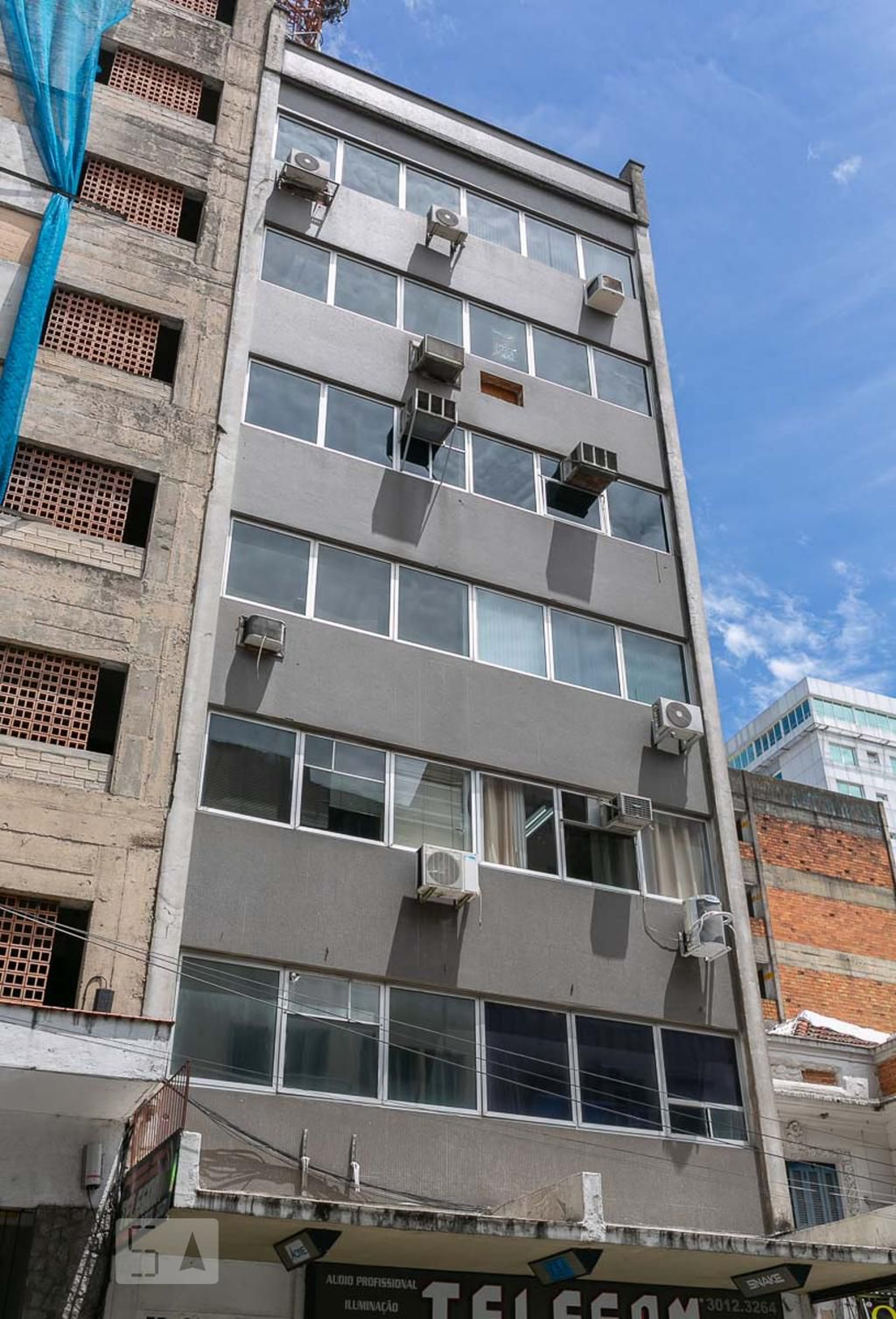 Fachada Condomínio em Rua Coronel Vicente, 529