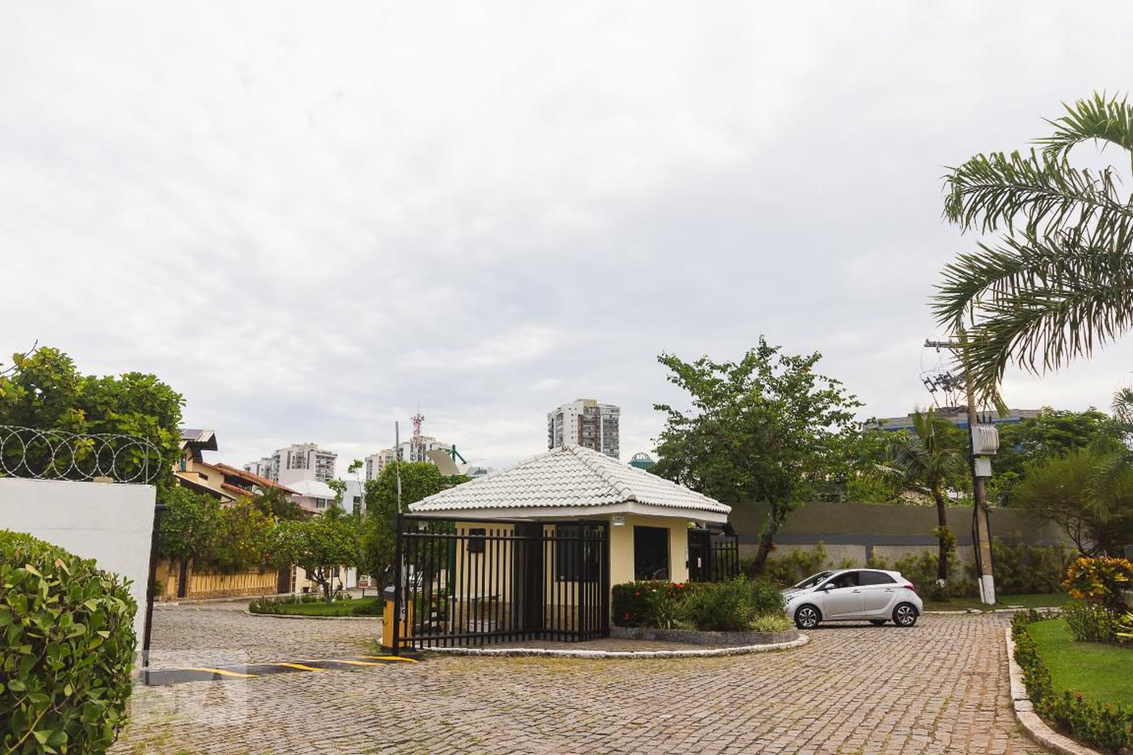 Fachada do Condomínio Condomínio Jardim Clube da Barra