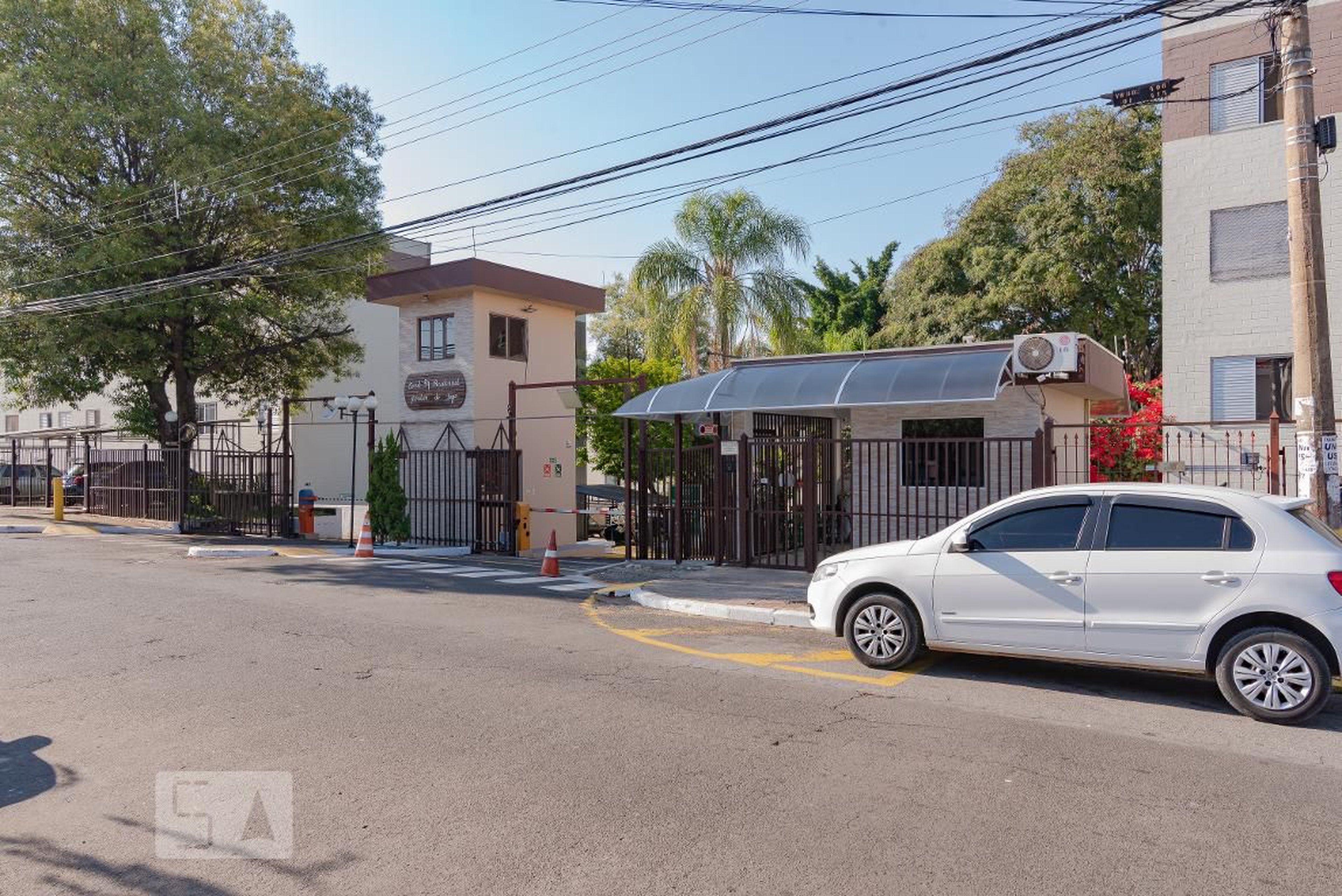 Fachada do Condomínio Condomínio Parque Residencial Jardim do Lago