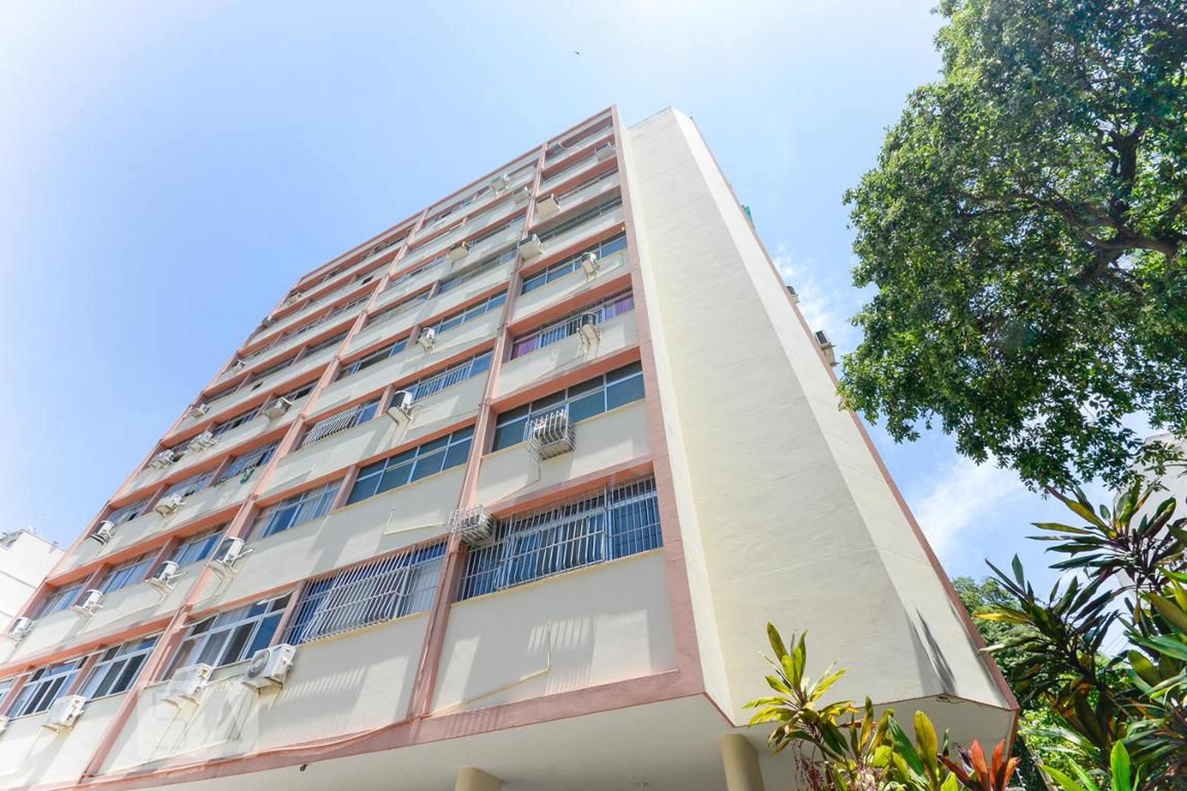 Fachada Condomínio em Rua General Roca, 559