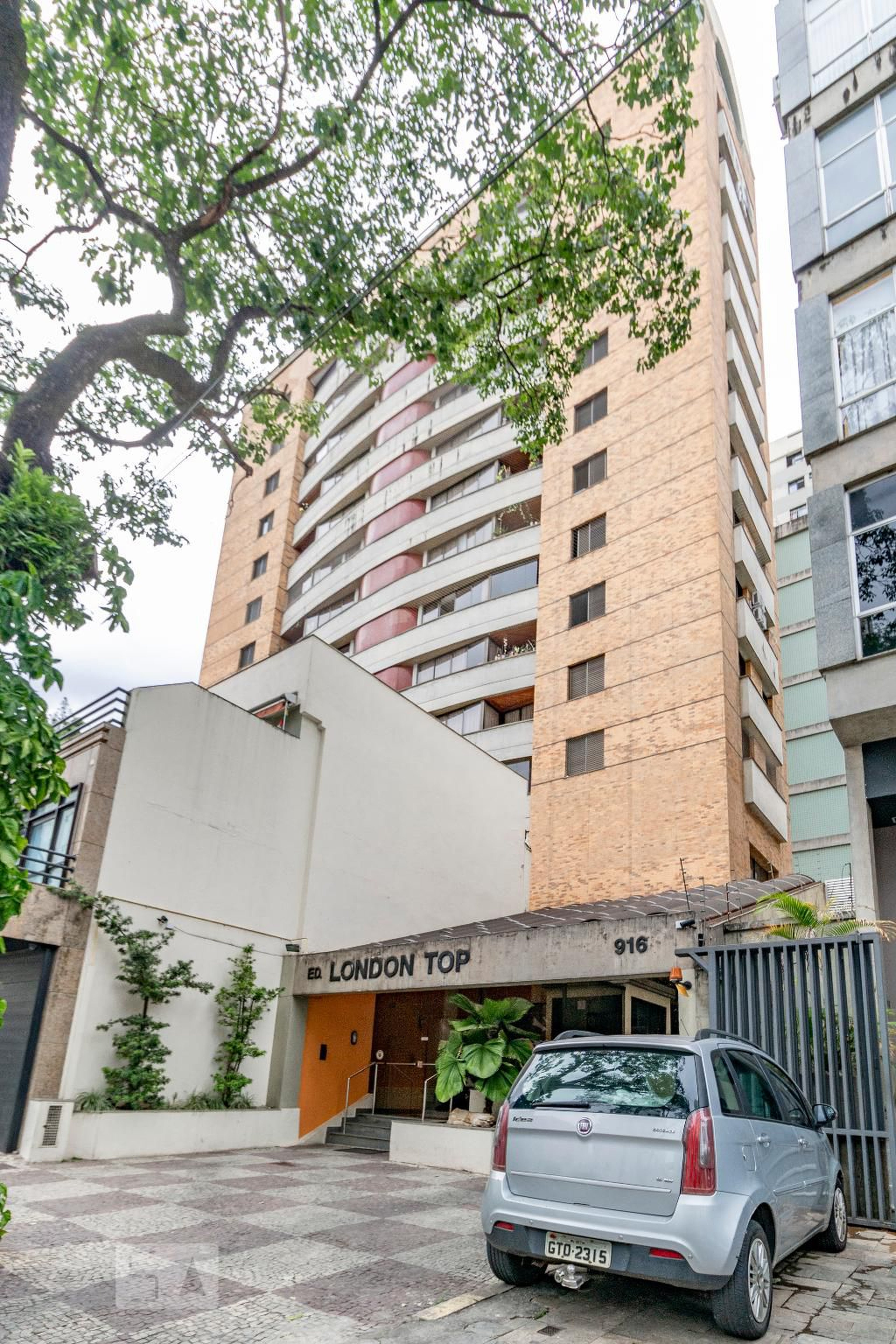 Fachada Condomínio London Top