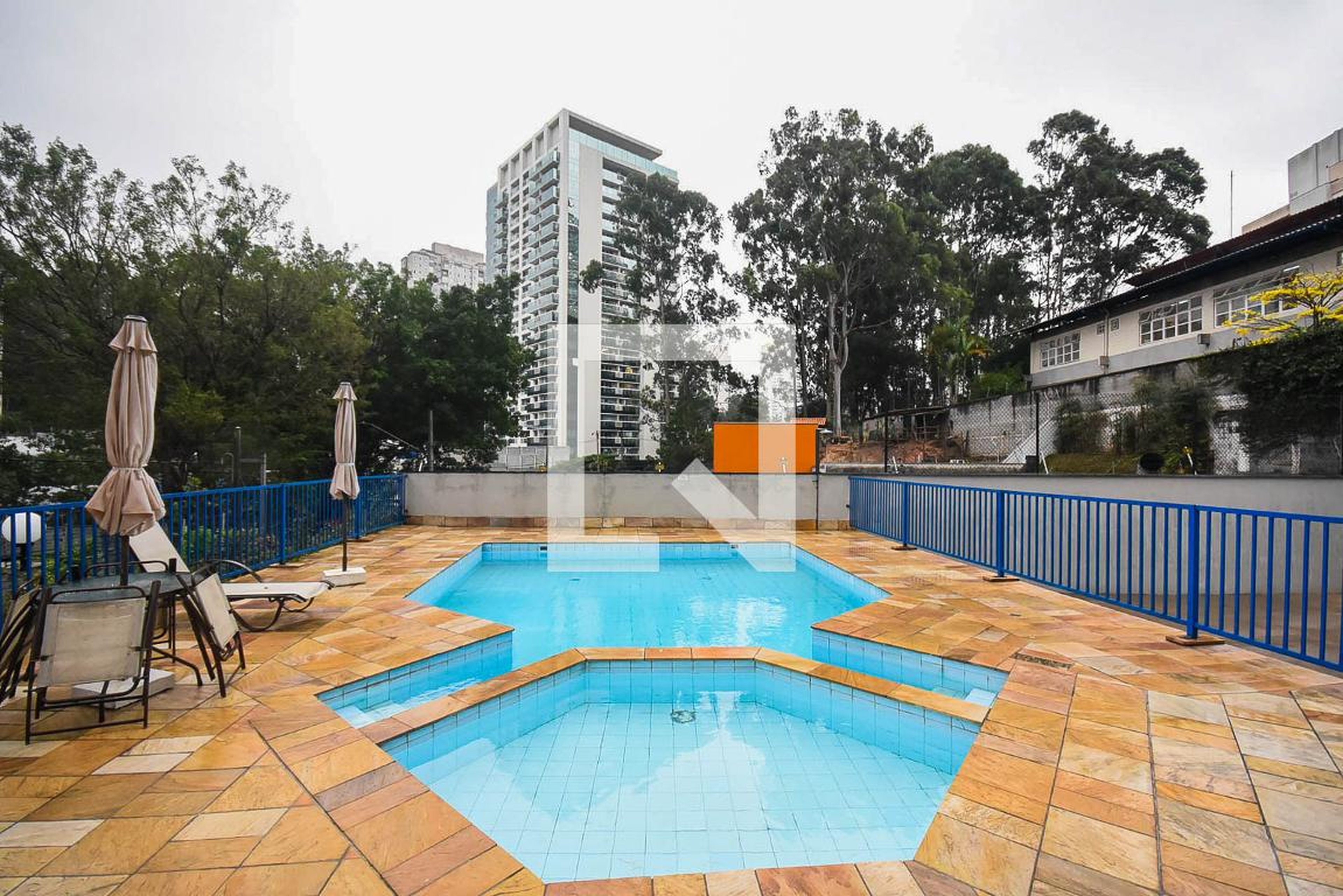 Piscina - Edifício May Fair