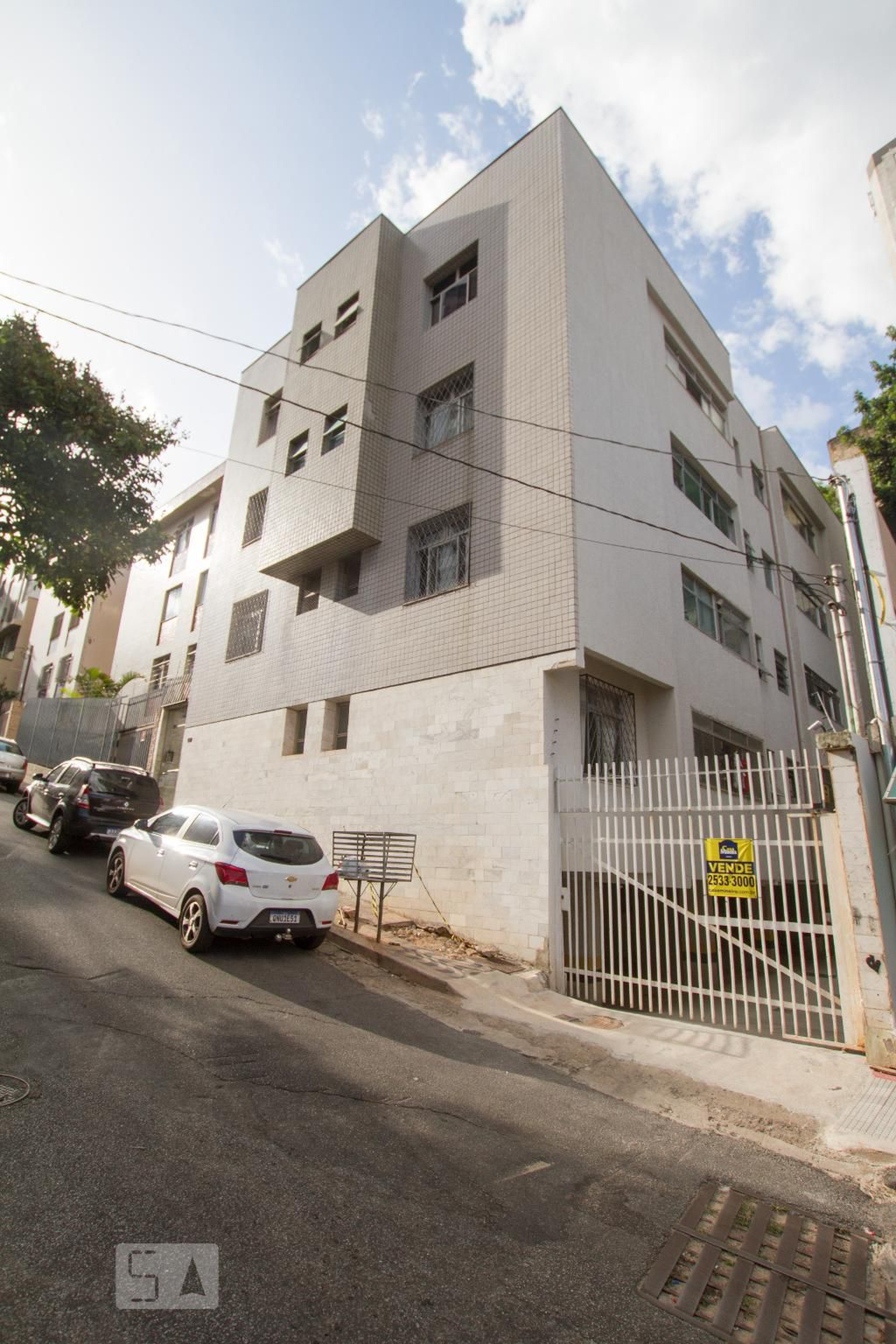 Fachada do Prédio Condomínio em Rua Professor Aníbal de Matos, 451