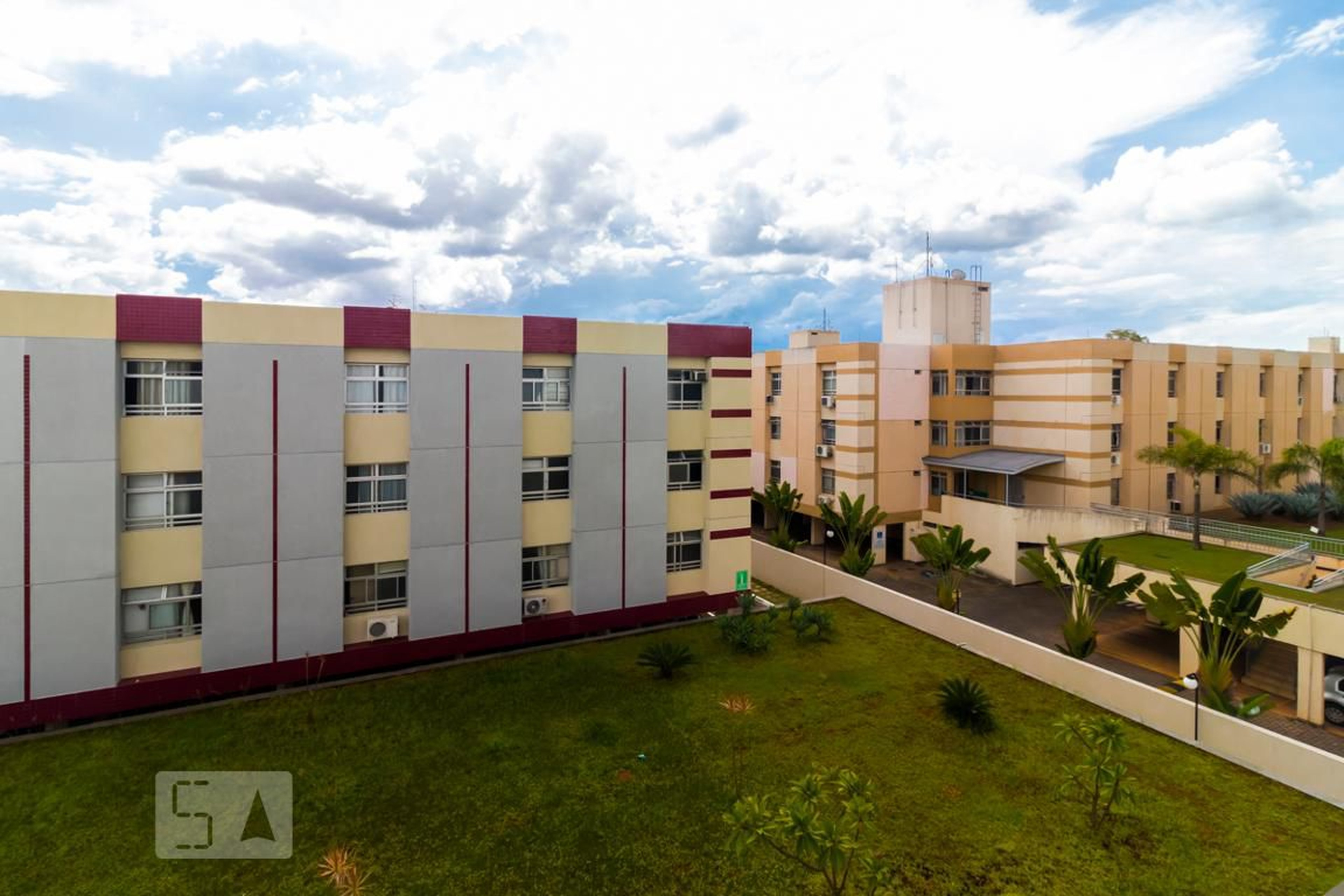 Fachada do Condomínio Condomínio Green park C118