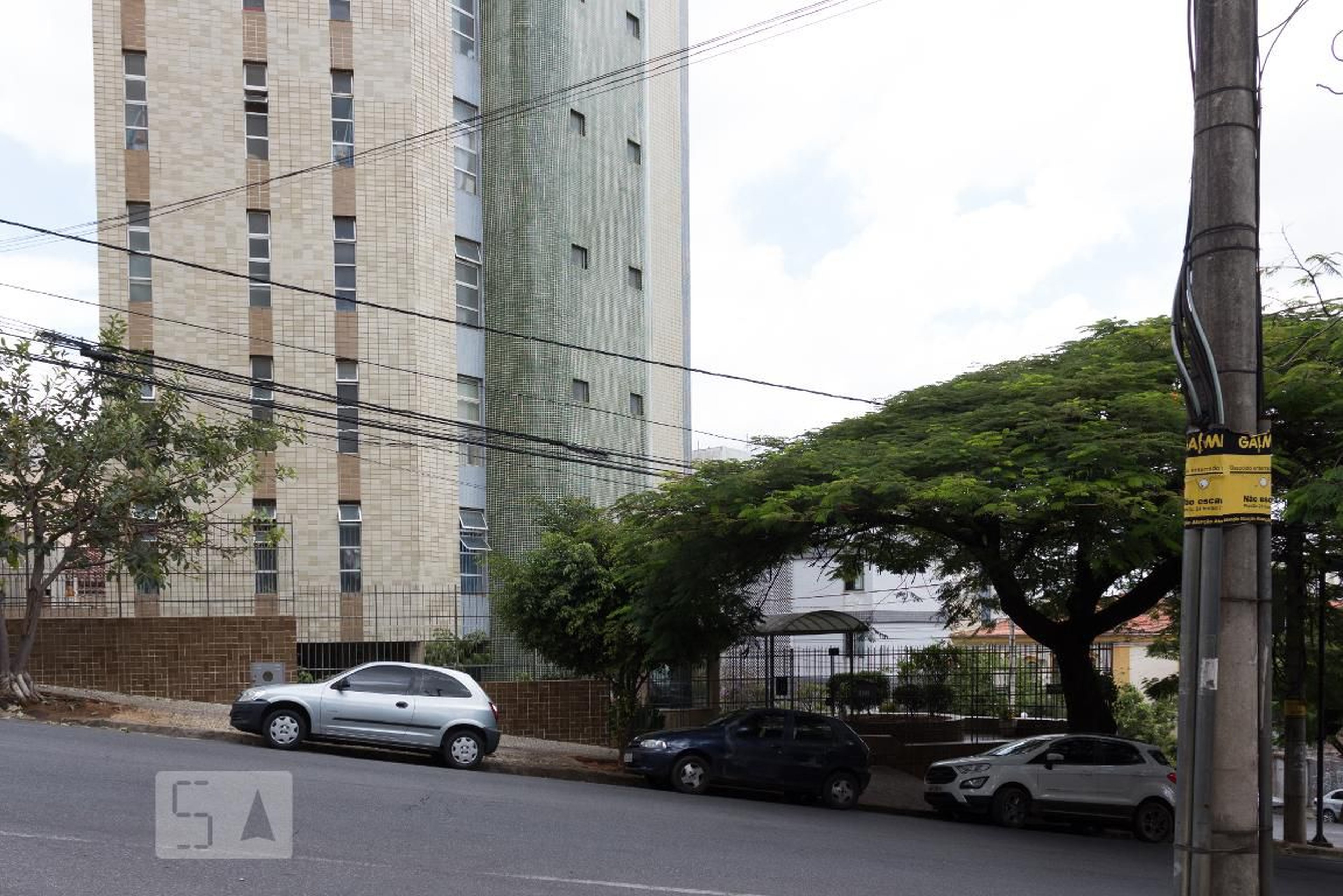 Fachada Condomínio em Rua Almirante Alexandrino, 396