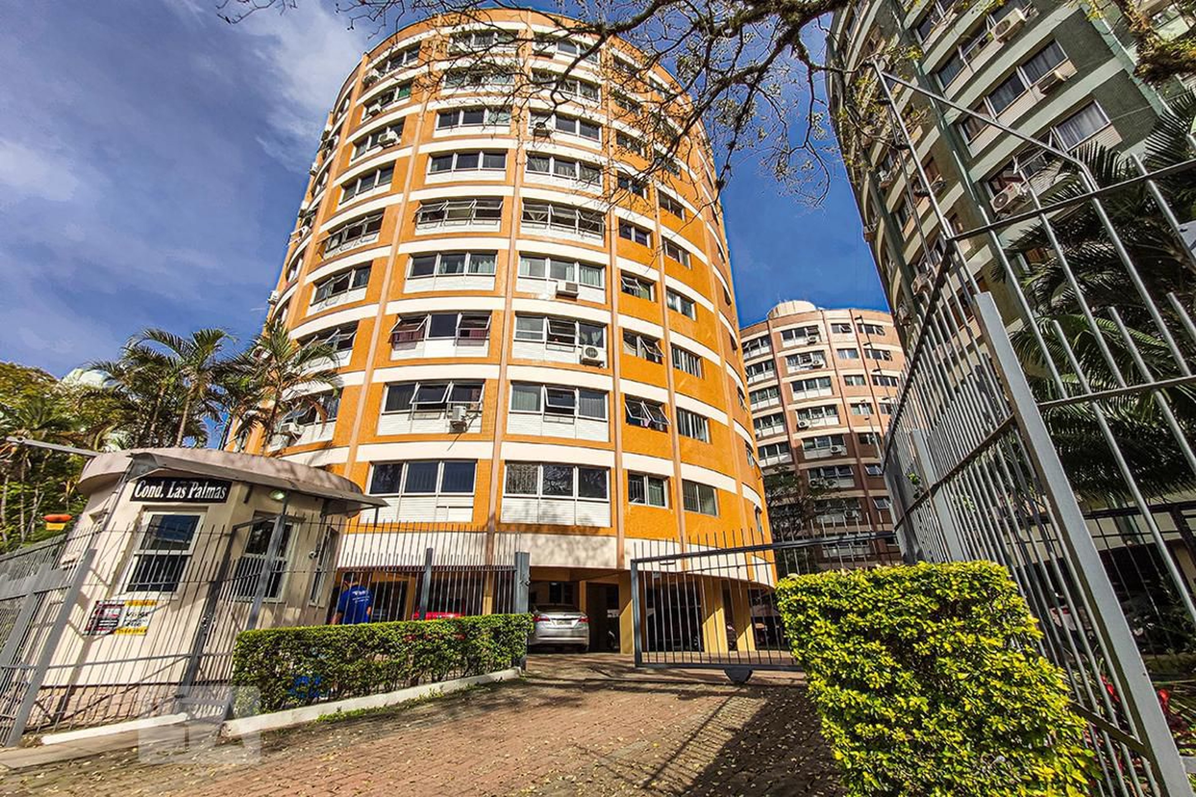 Fachada do Condomínio Condomínio em Rua São Joaquim, 1011