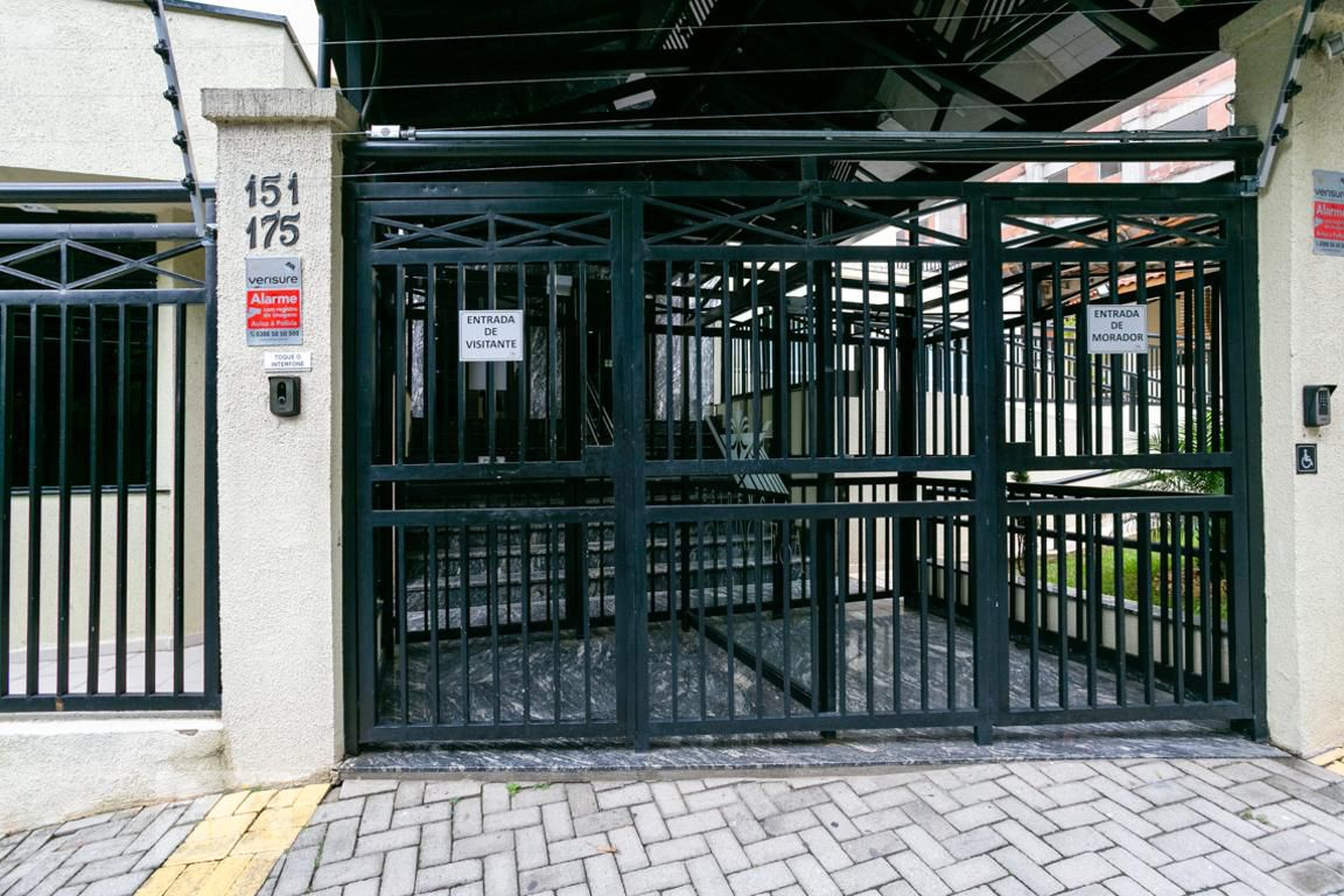 Fachada do Condomínio Condomínio Vista Inglesa