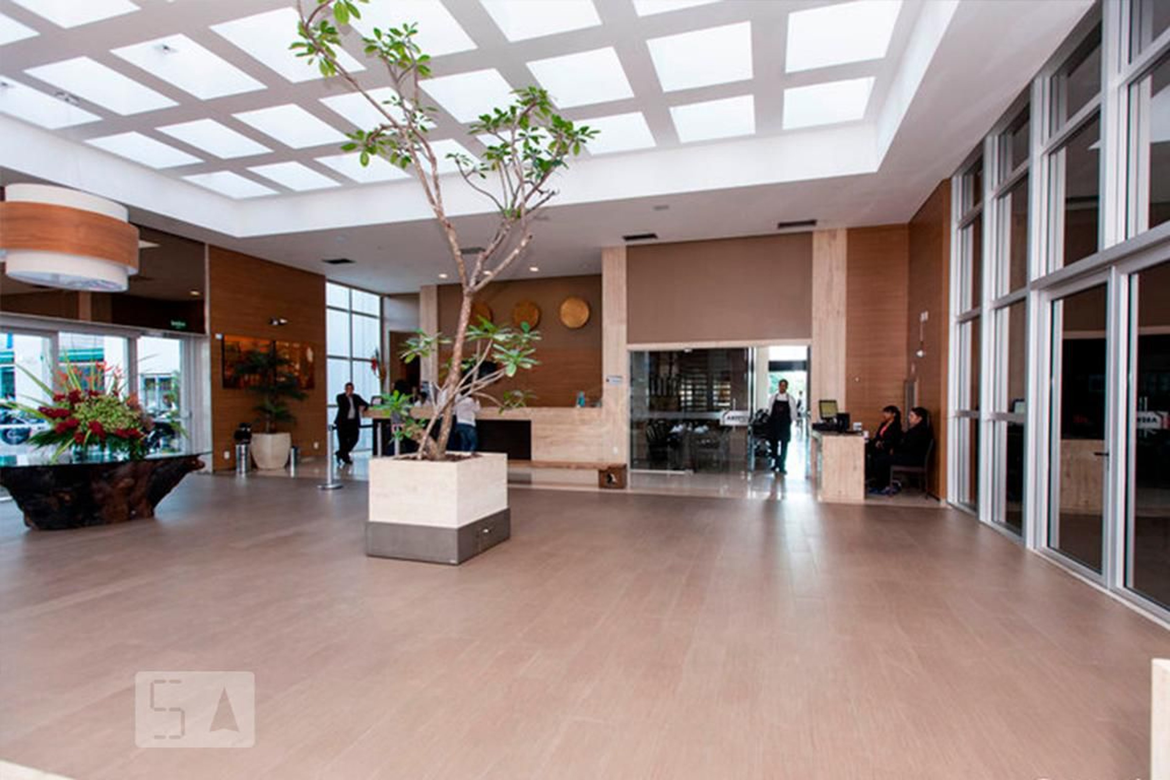 Hall de Entrada Condomínio em Sgcv Ae, 15