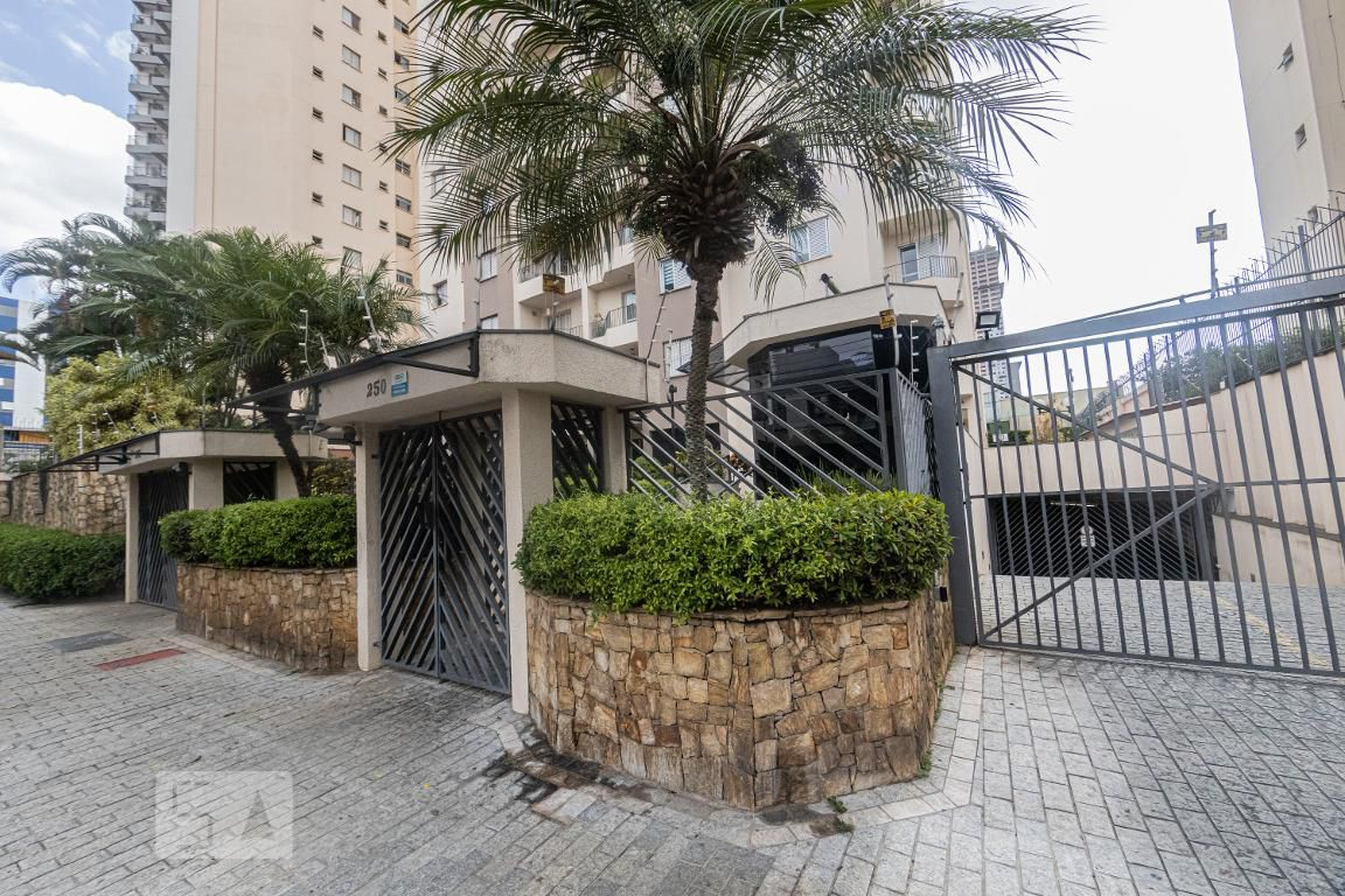 Fachada Condomínio em Rua Visconde de Itaboraí, 276