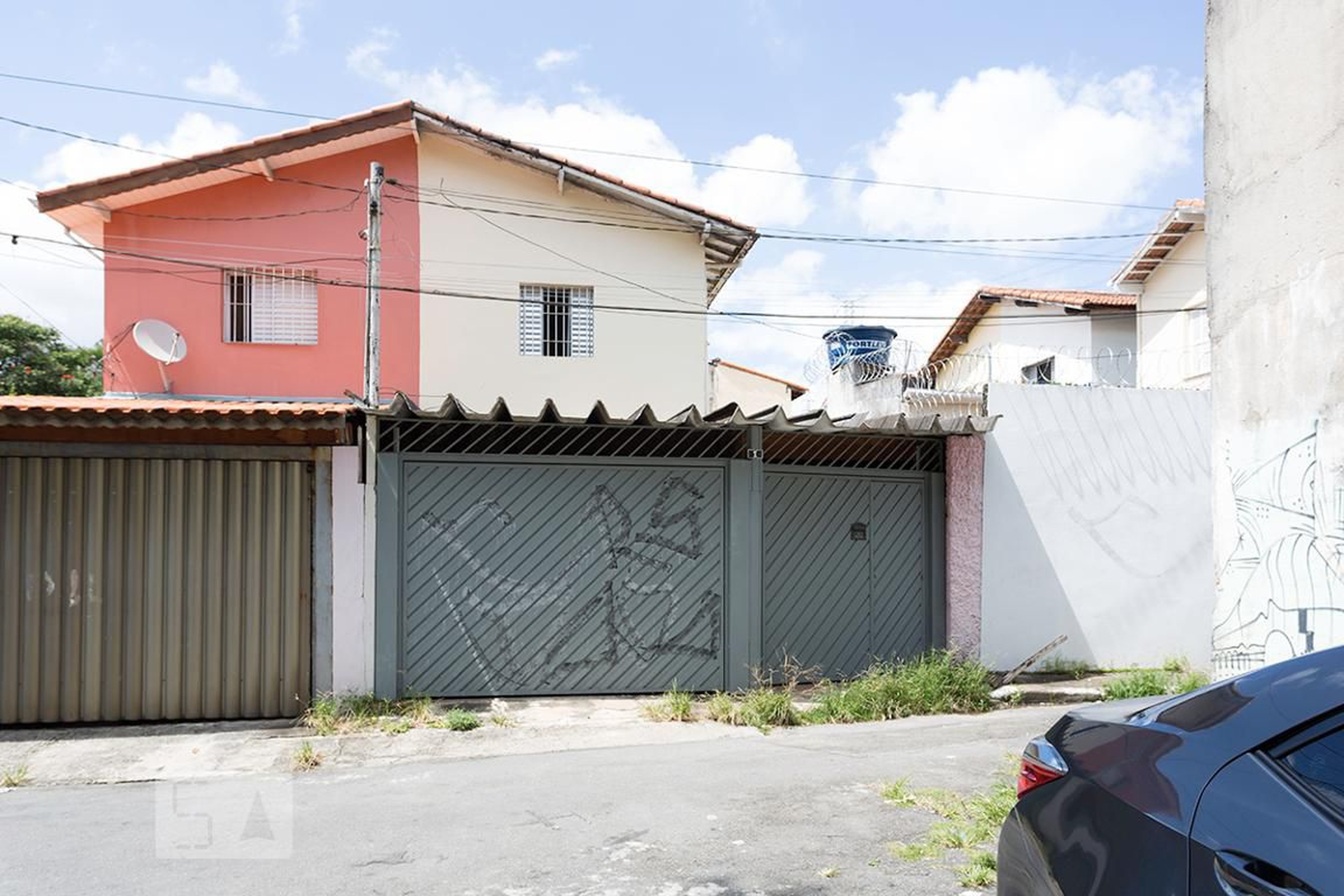 Fachada Condomínio em Tv. Roque Salvia, 1