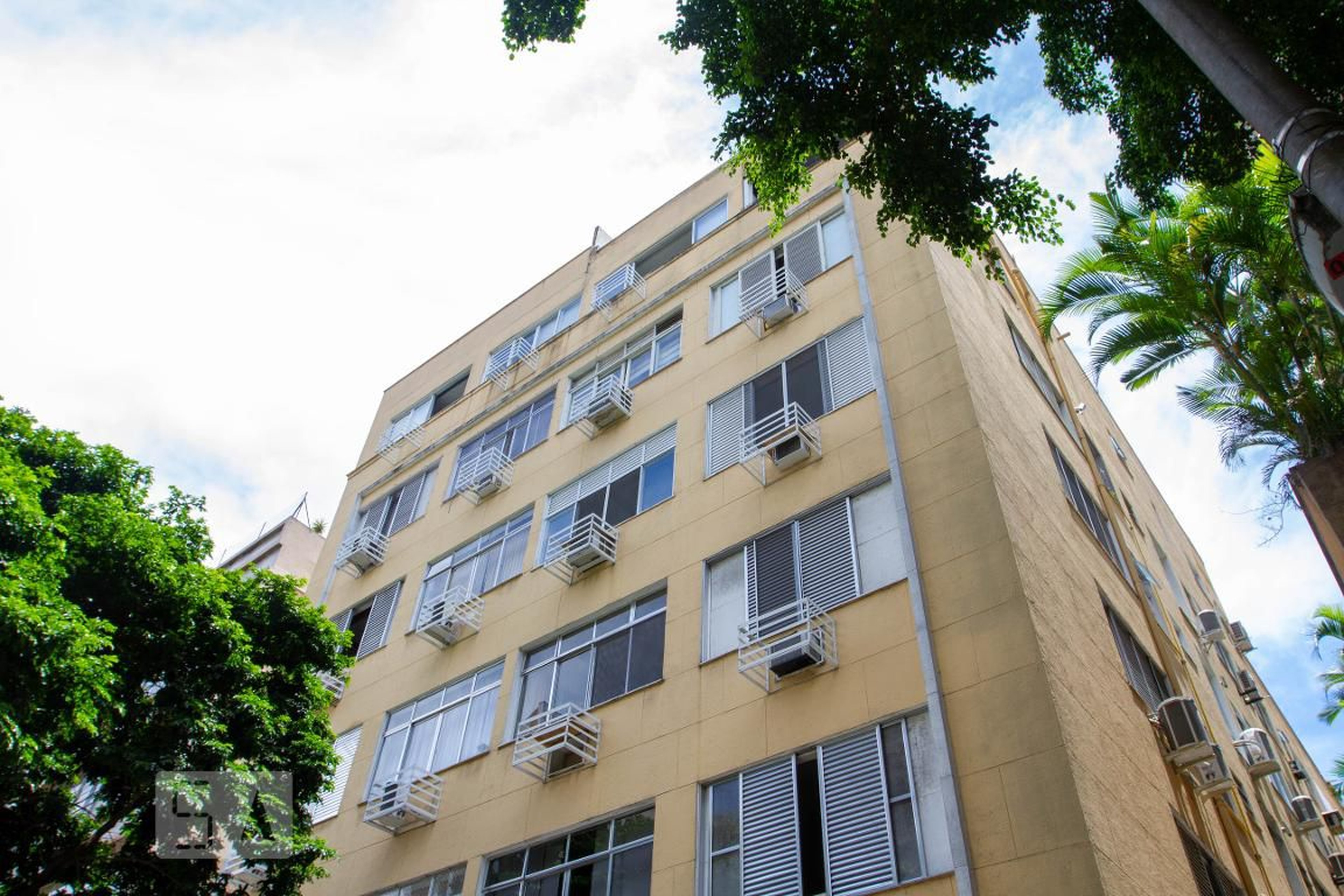 Fachada do Prédio Condomínio em Rua Barão da Torre, 206