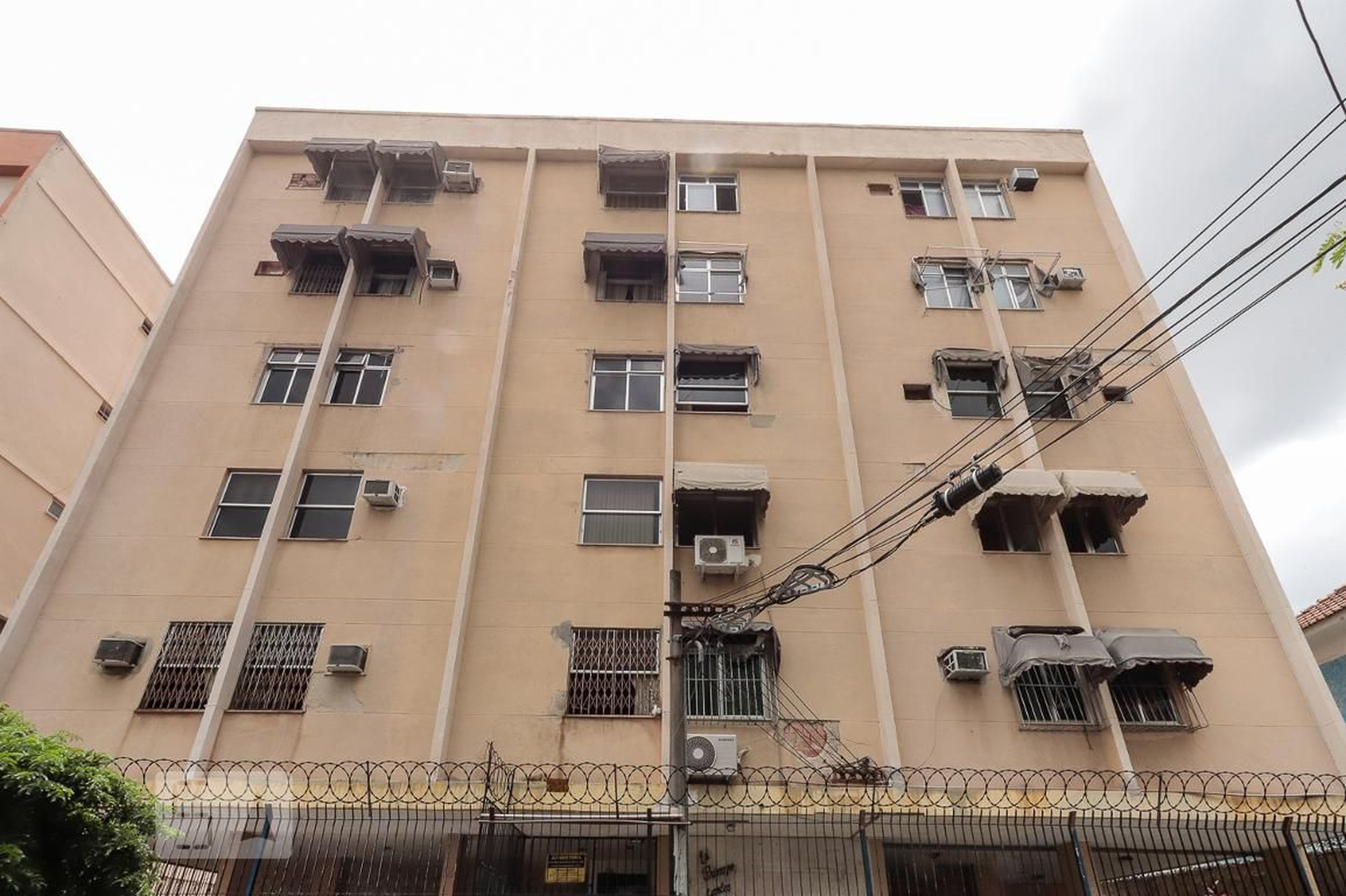 Fachada Condomínio em Rua Manuel Miranda, 90