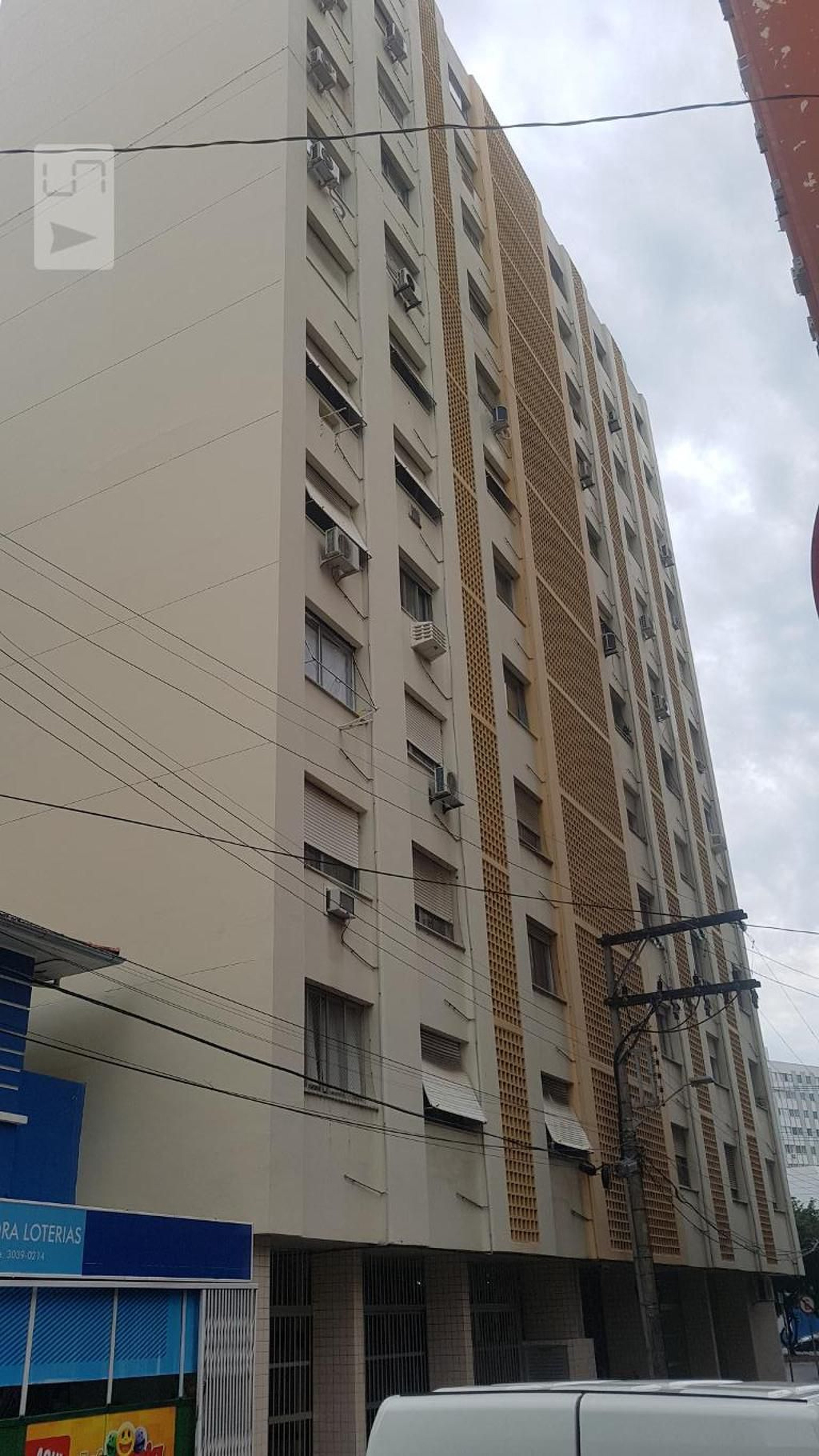 Fachada Condomínio em Rua Pedro Soares, 28