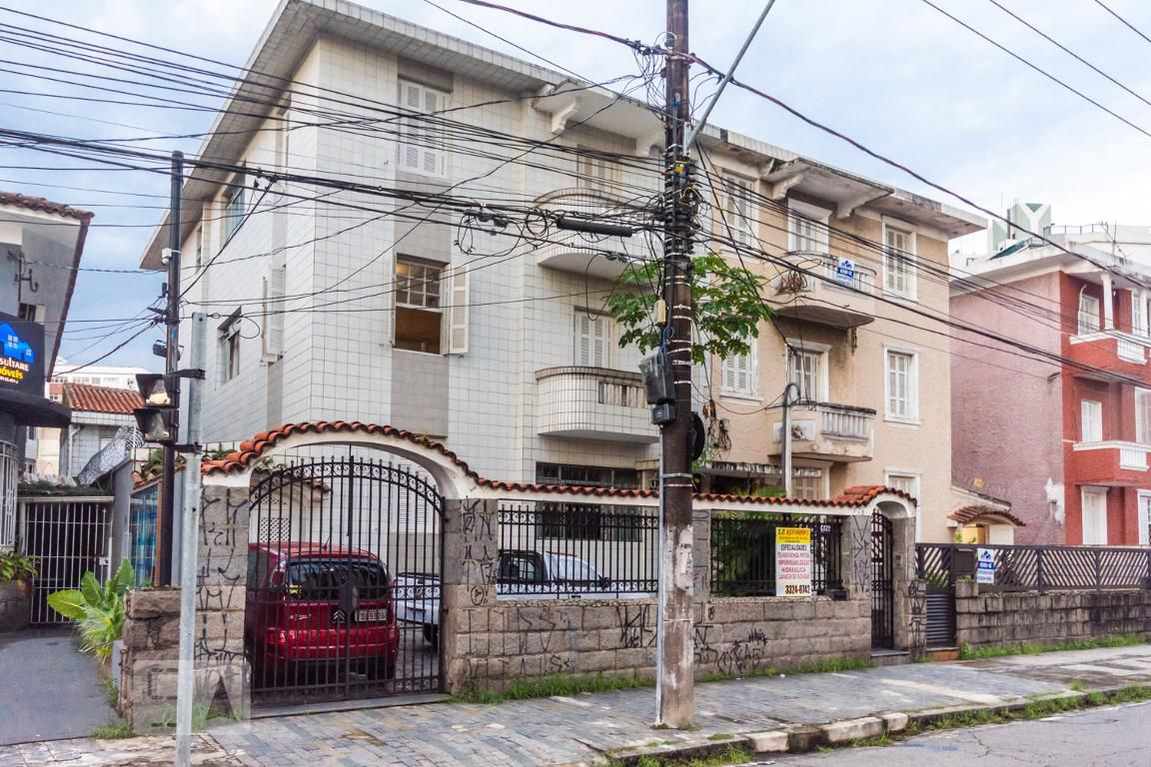 Fachada Condomínio em Avenida General Francisco Glycério, 572