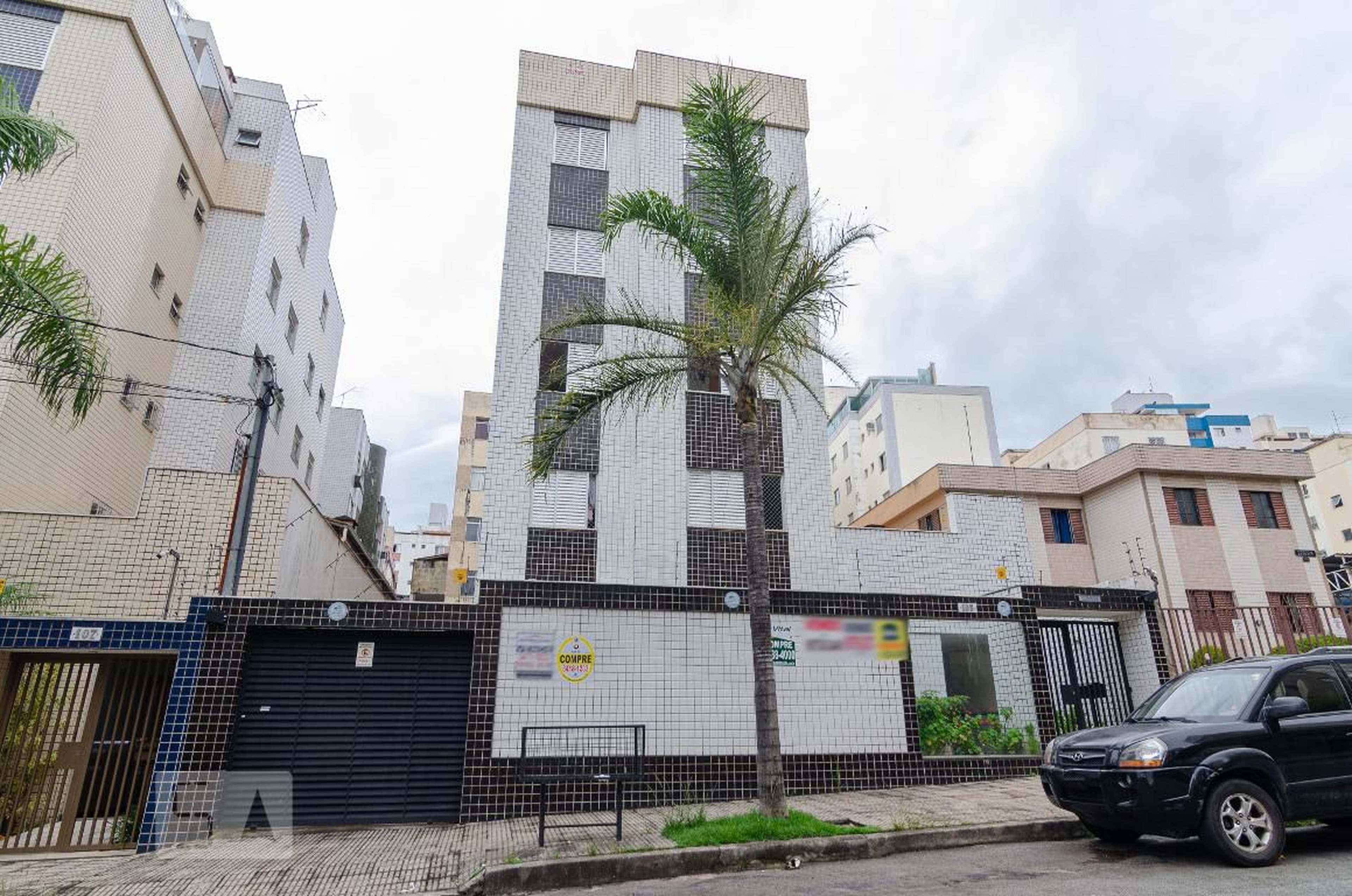 Fachada Condomínio em Rua Francisco Magalhães Gomes, 105