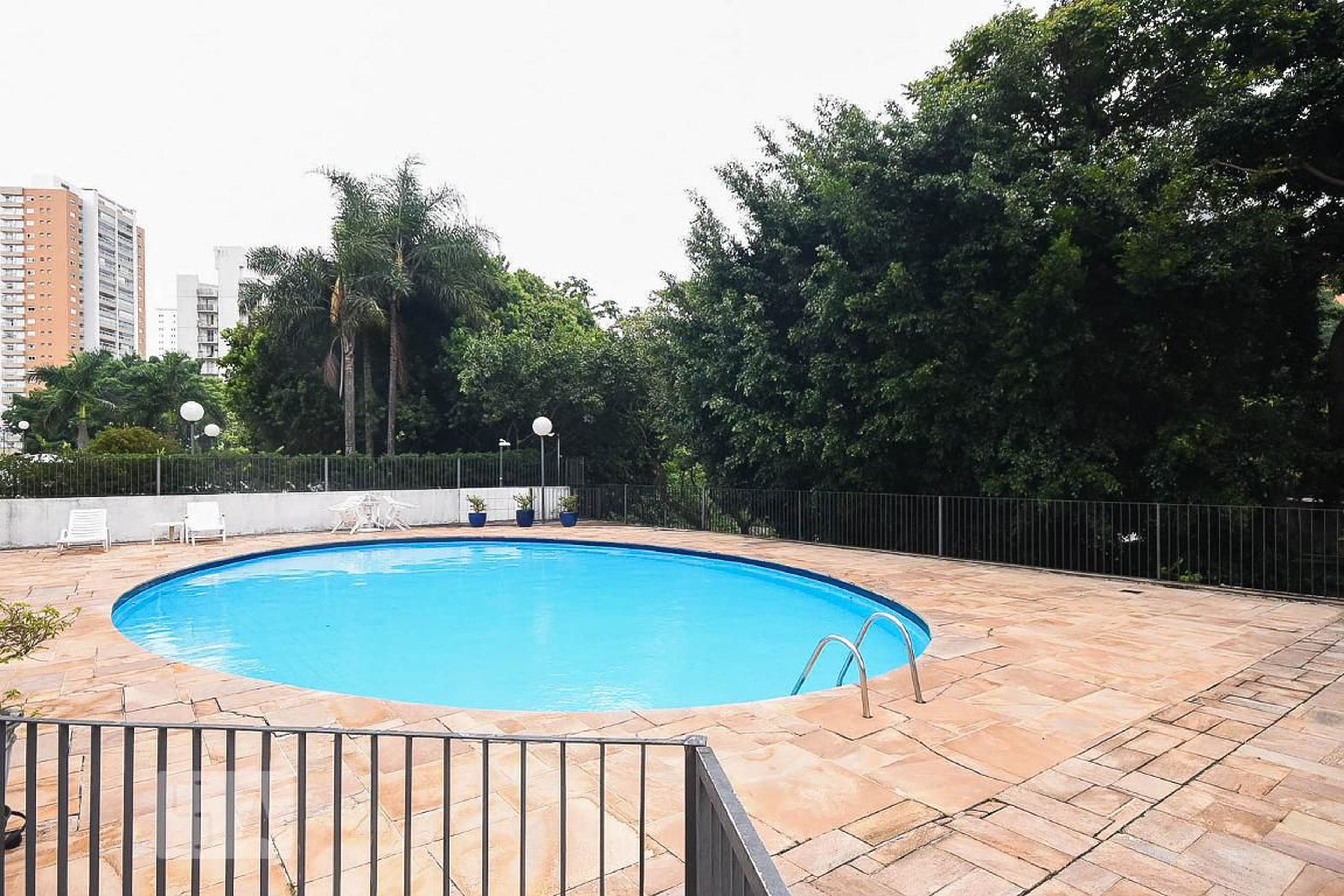 Piscina 1 - Edificio Gisele