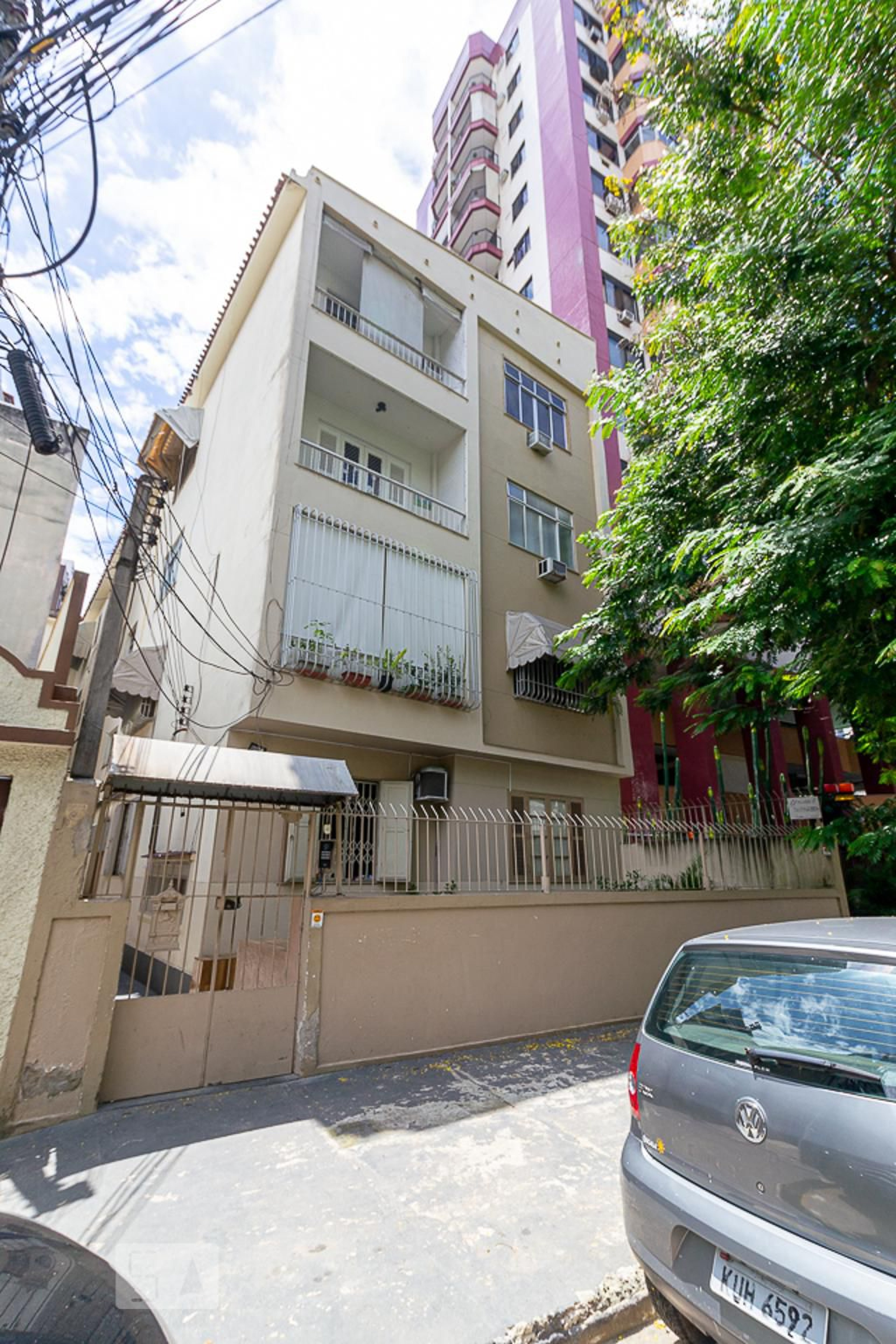 Fachada do Prédio Condomínio em Rua General Silvestre Rocha, 17