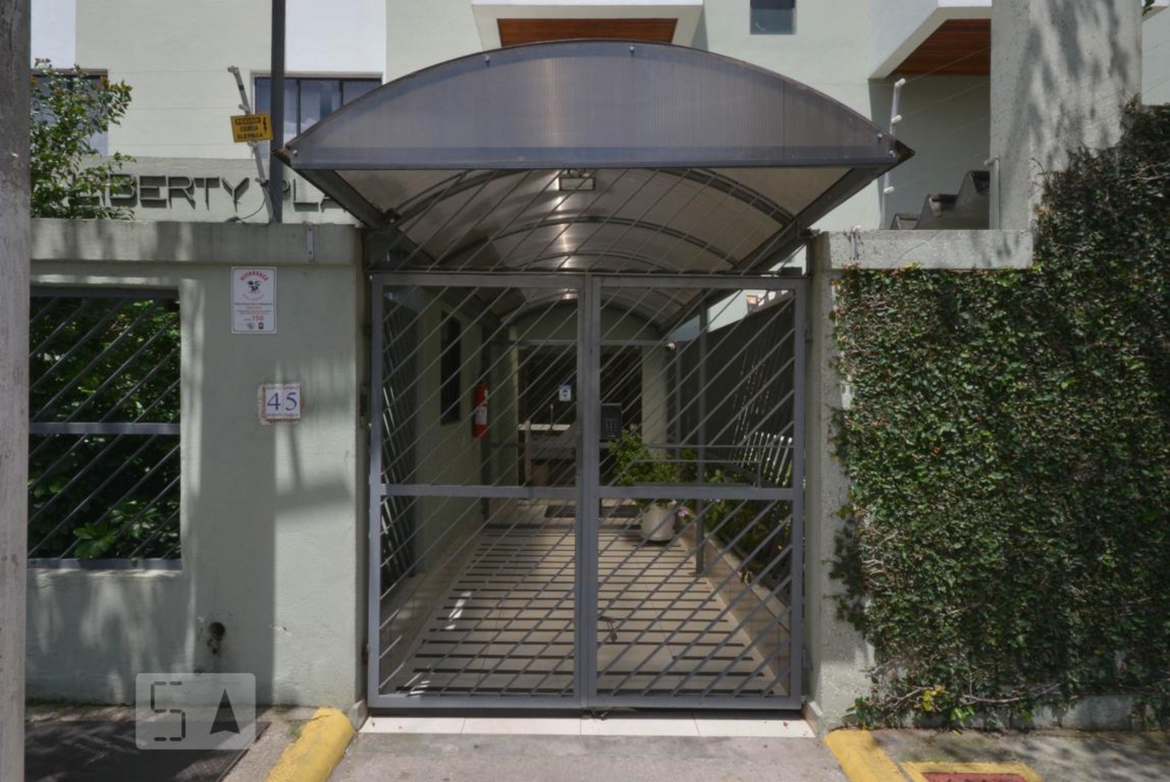 Entrada - Liberty Plaza