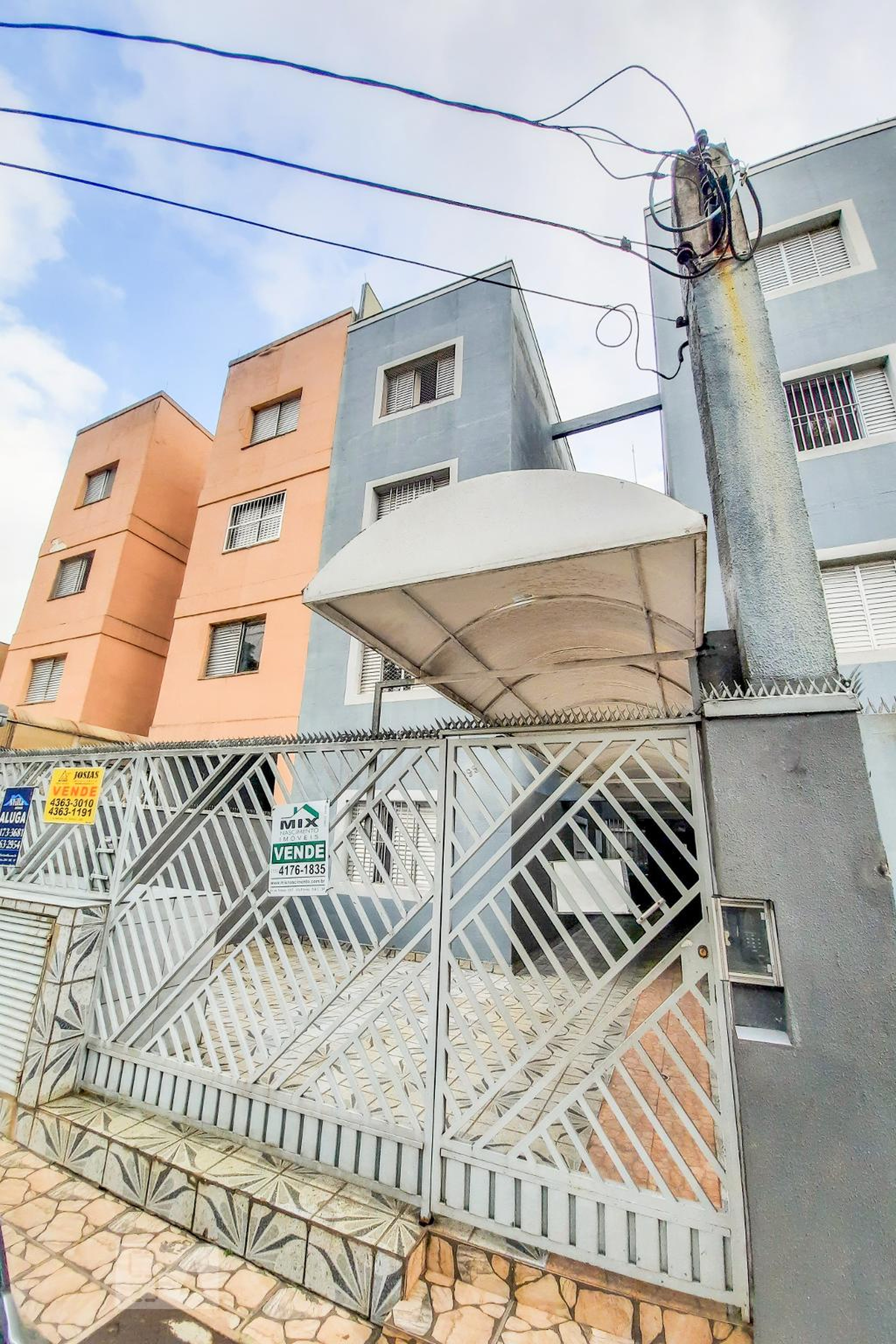 Fachada do Condomínio Edifício Liliane Fonseca