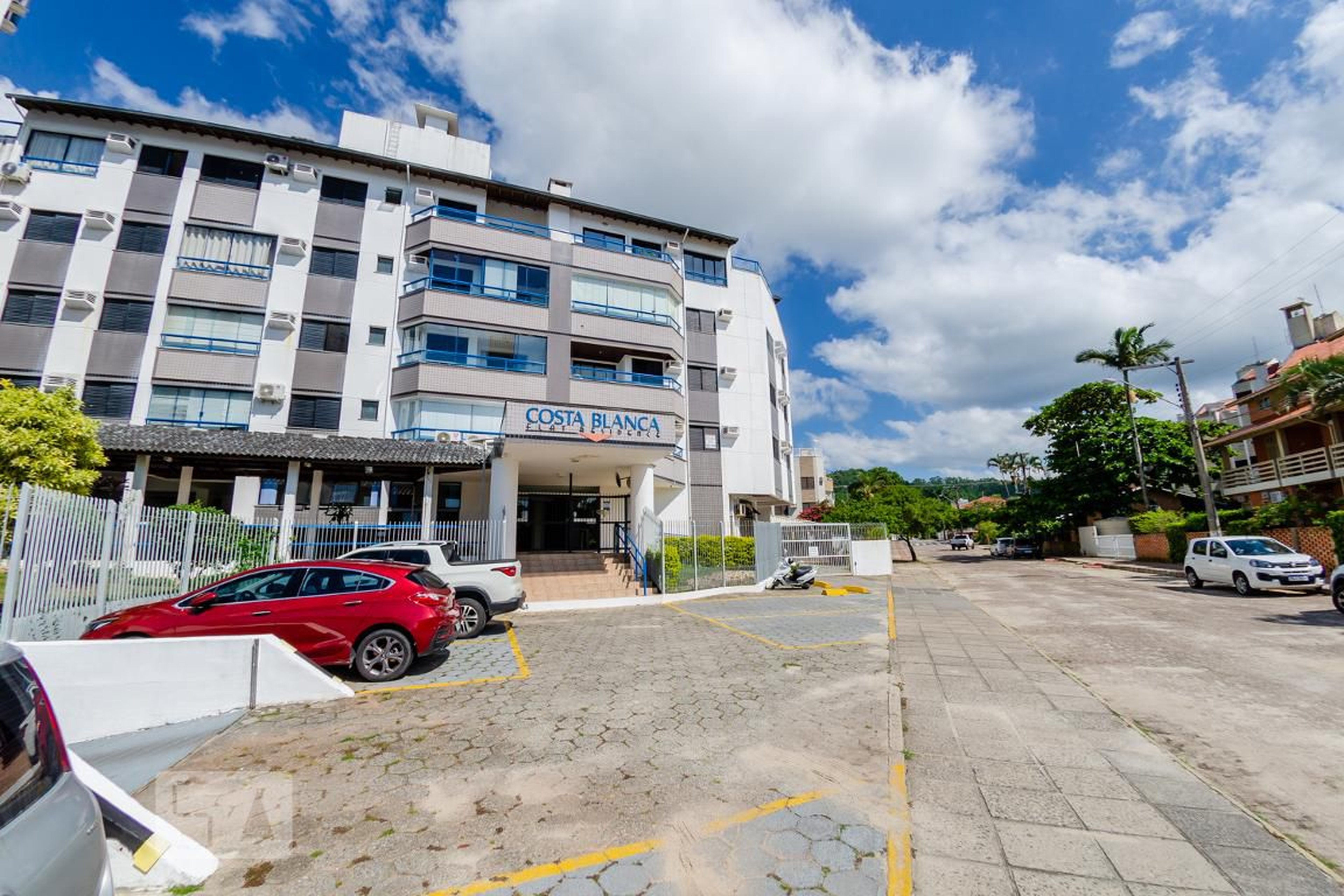 Fachada Condomínio em Rua Acary Margarida, 522